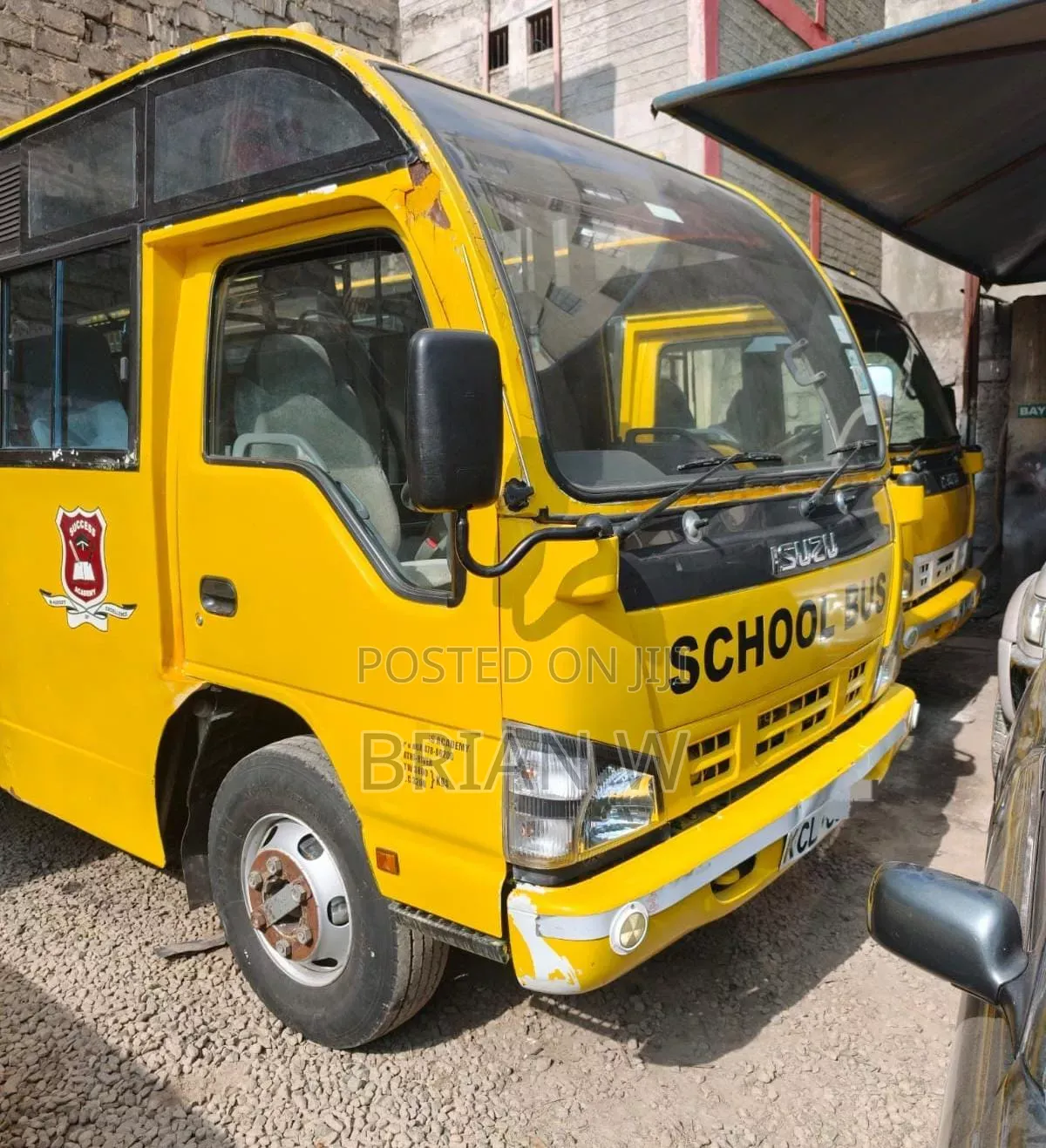 Isuzu NQR 2017 Yellow