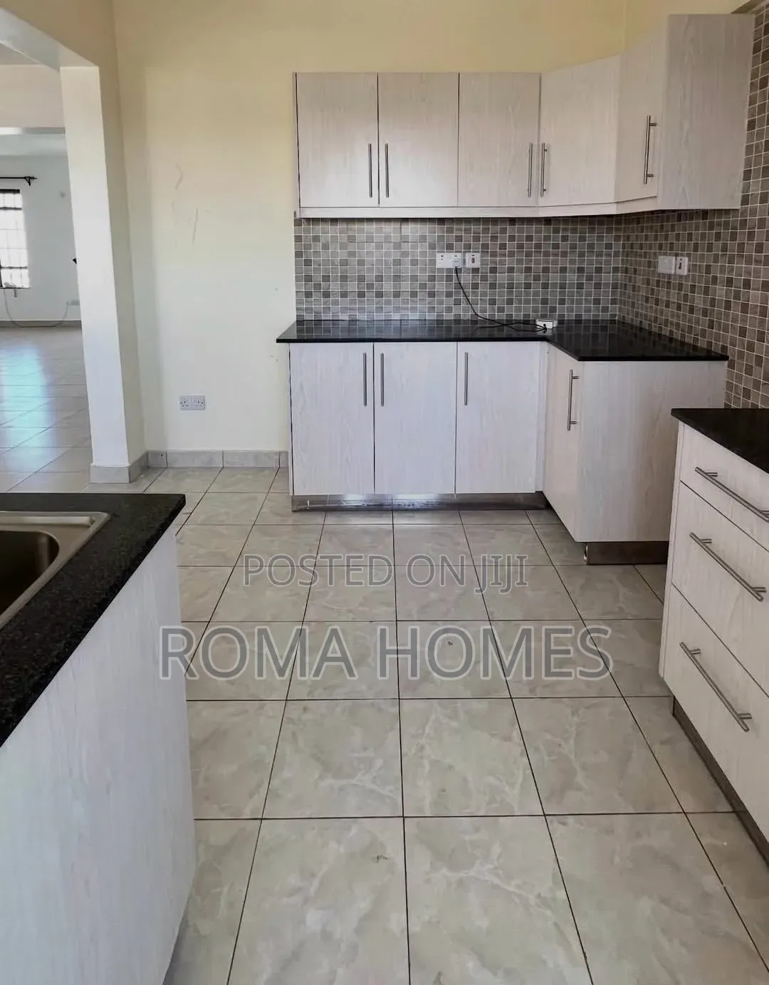 3bdrm Apartment in Racecourse, Nairobi Central for rent