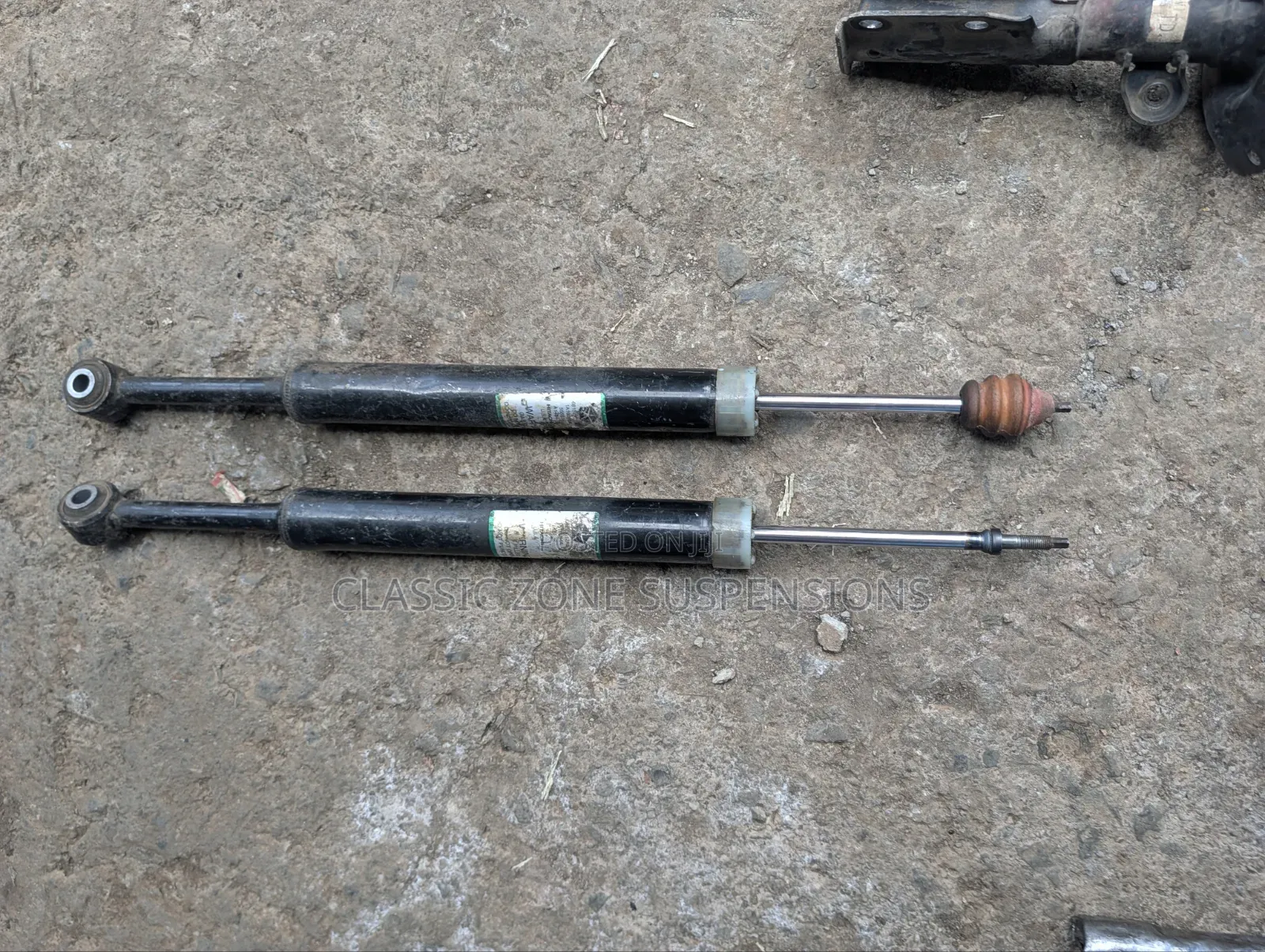 Jeep Cherokee Rear Shockz.