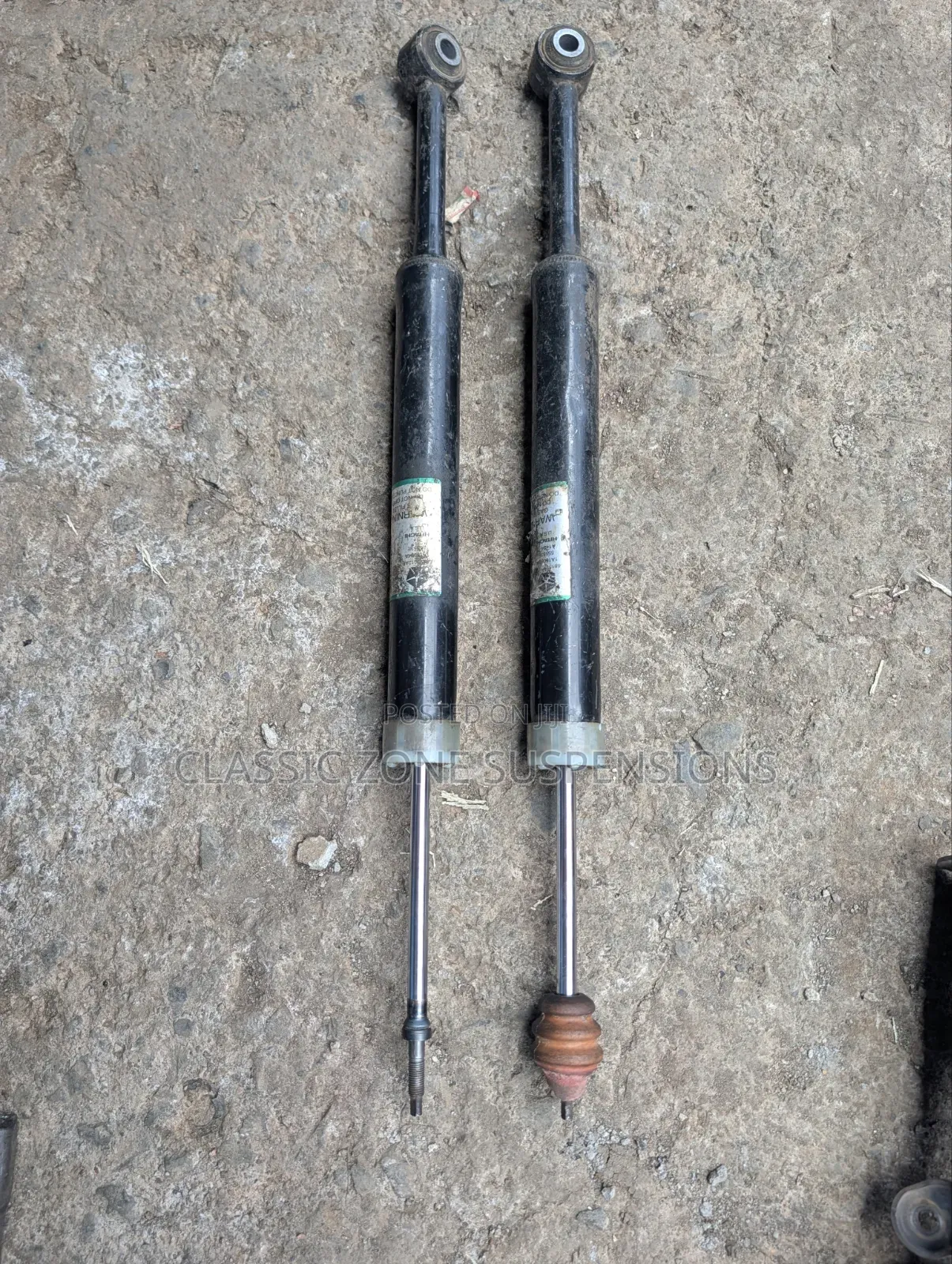 Jeep Cherokee Rear Shockz.