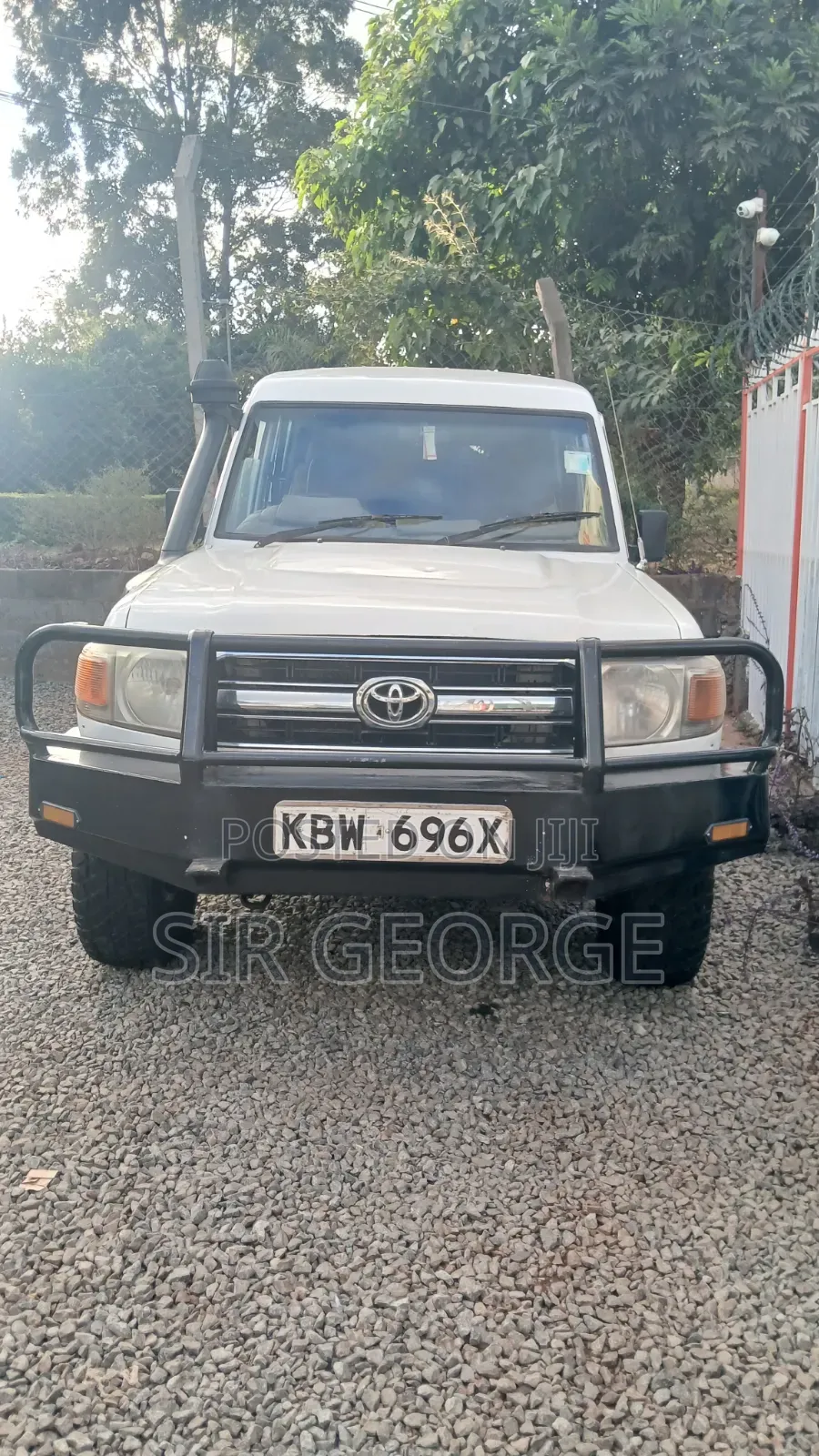 Toyota Land Cruiser 1998 White