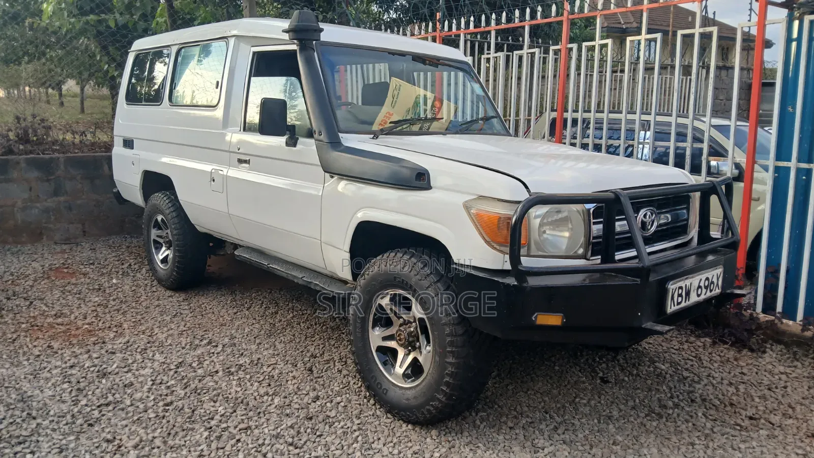 Toyota Land Cruiser 1998 White