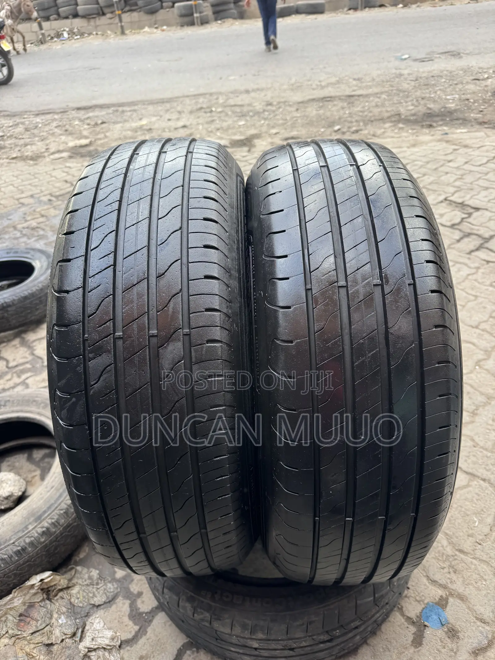 225/65 R17 - GoodYear Slightly Used