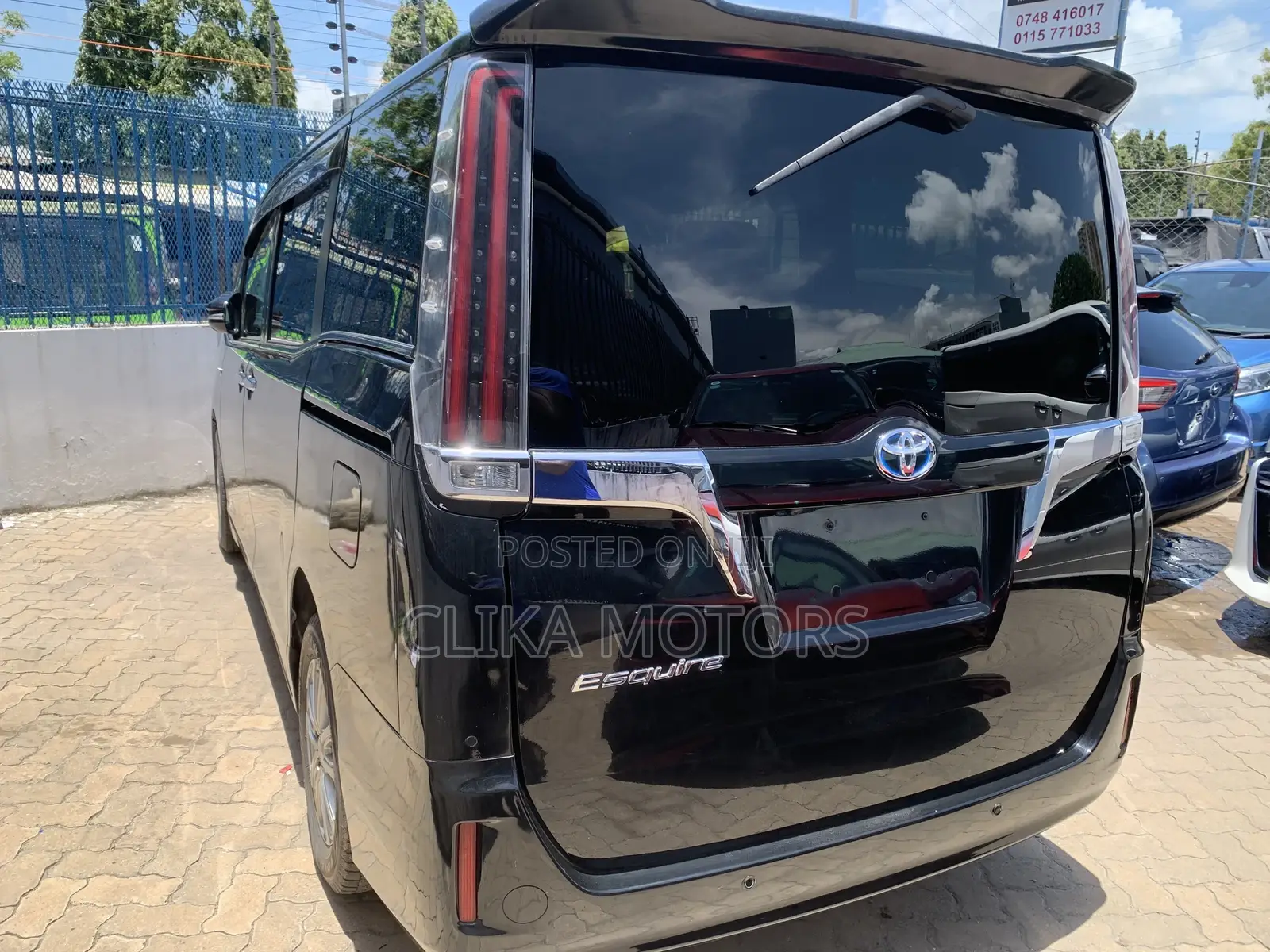 Toyota Esquire 1.8 FWD Hybrid (7 seater) 2019 Matt Black