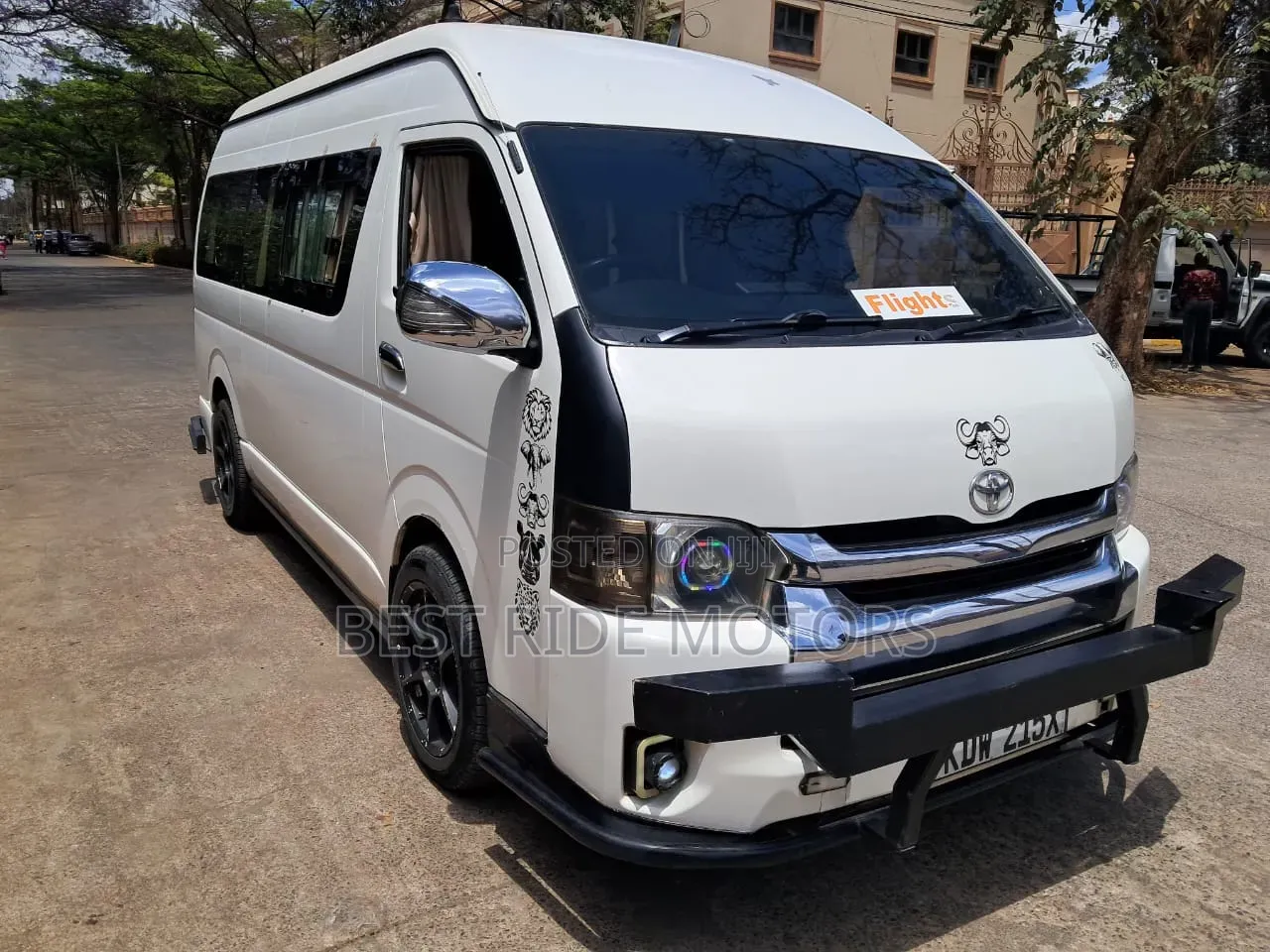 Toyota HiAce 2017 White