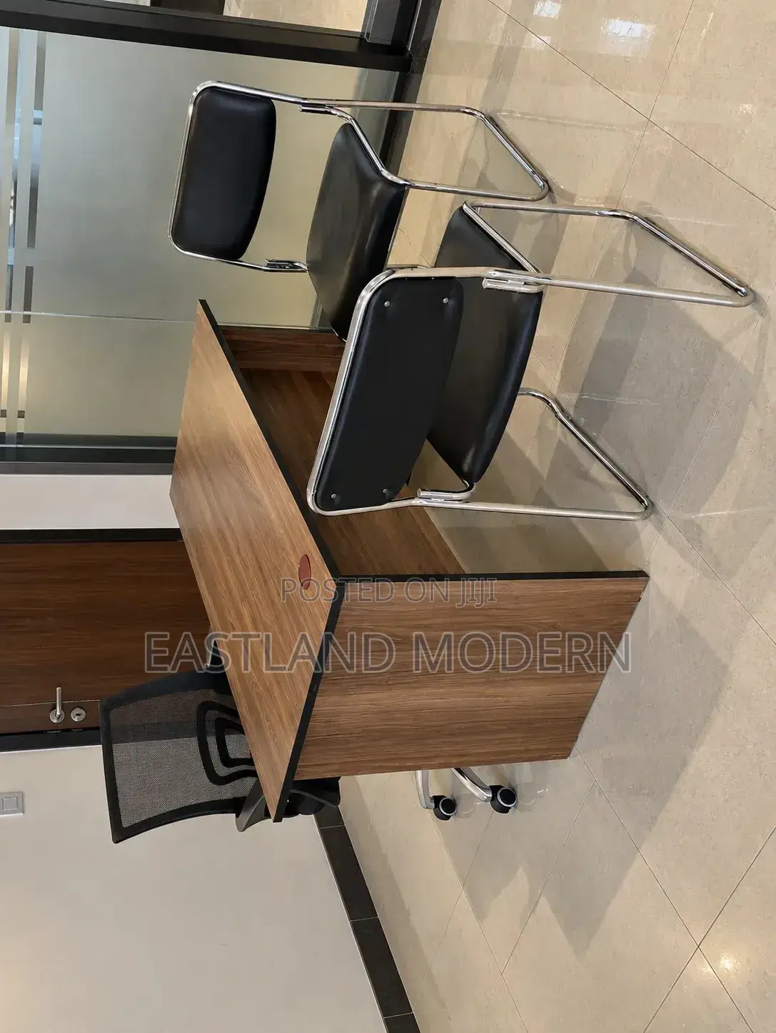 Modern Office Desk With Chairs – Executive Workstation