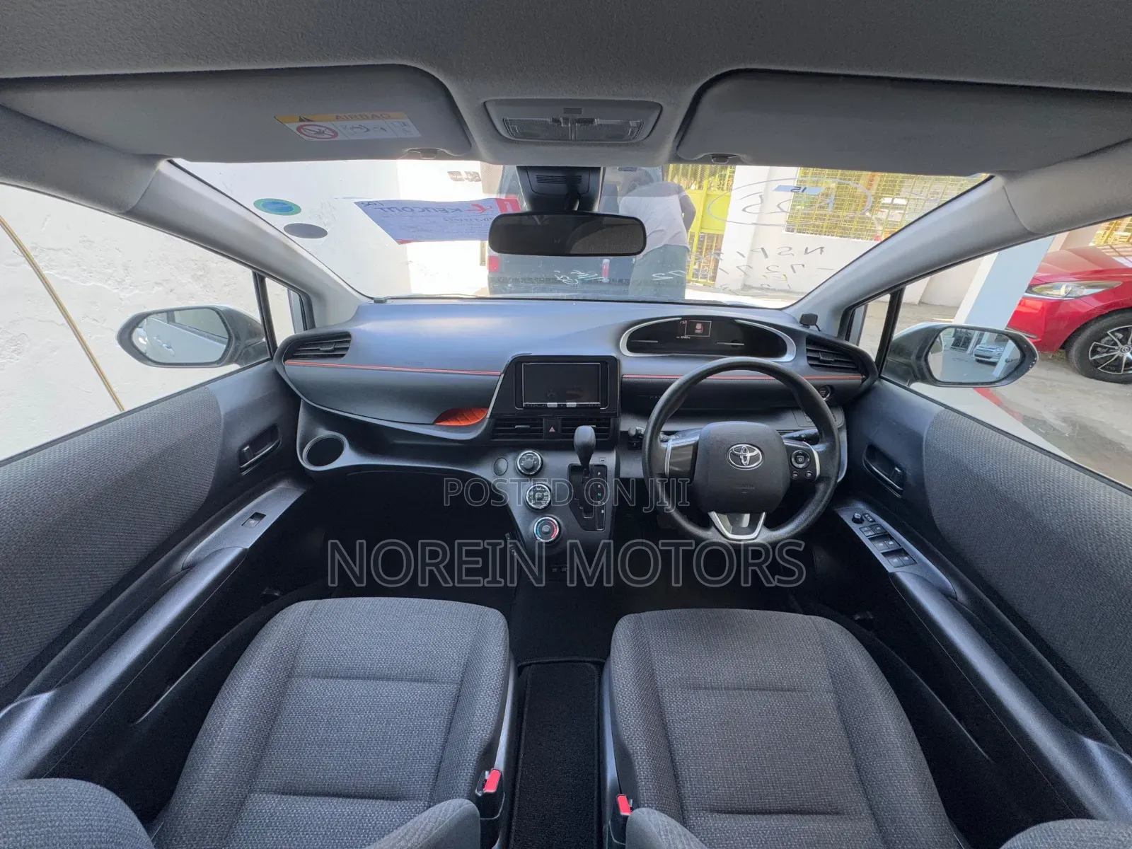 Toyota Sienta 2020 Silver