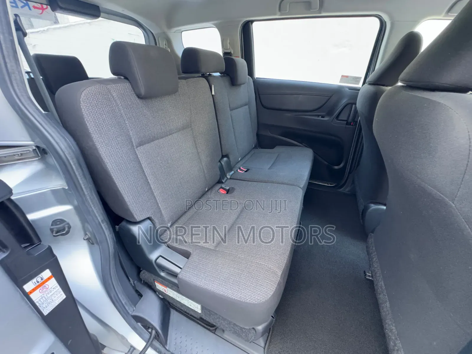 Toyota Sienta 2020 Silver