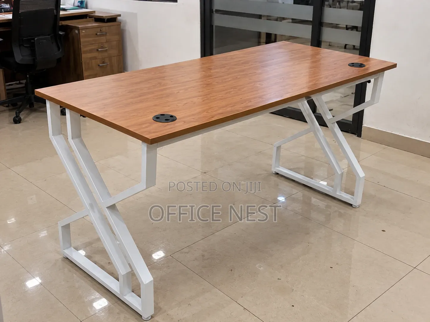Modern Office Desk – Wooden Top With White Metal Legs.