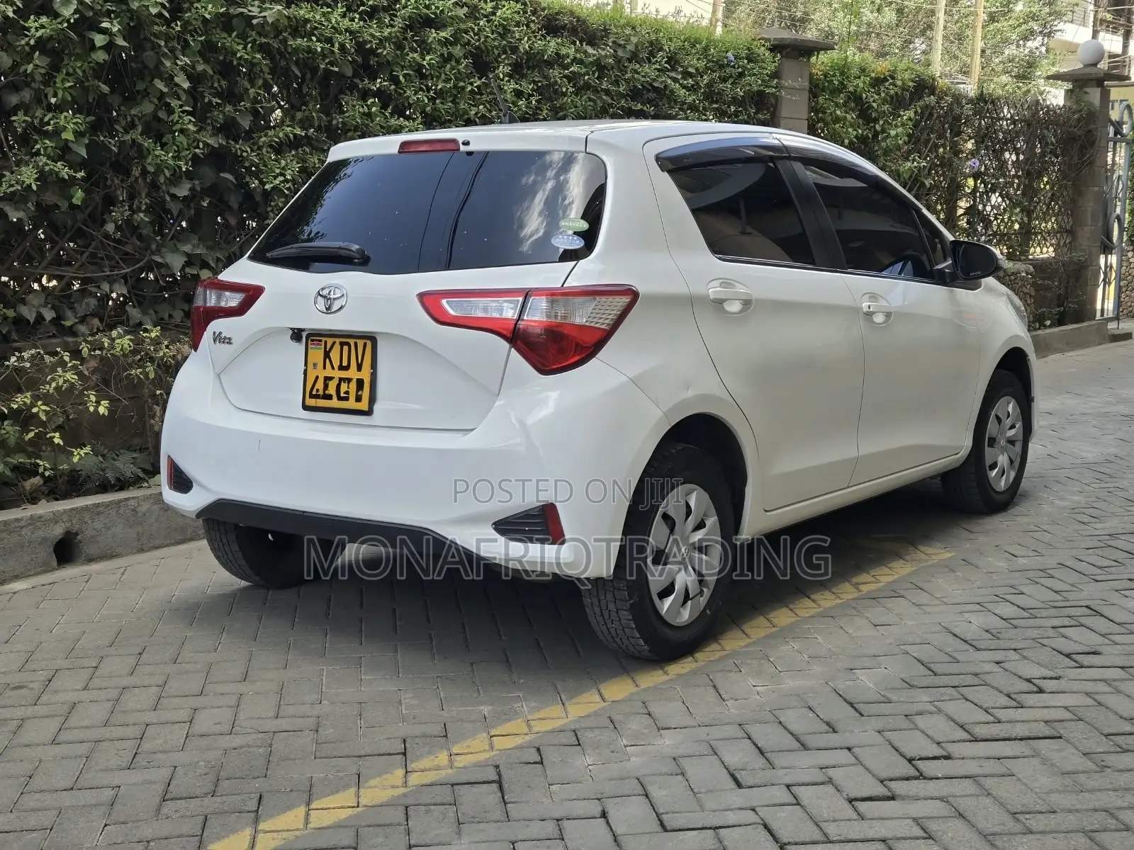 Toyota Vitz 1.3 FWD 5dr 2018 White