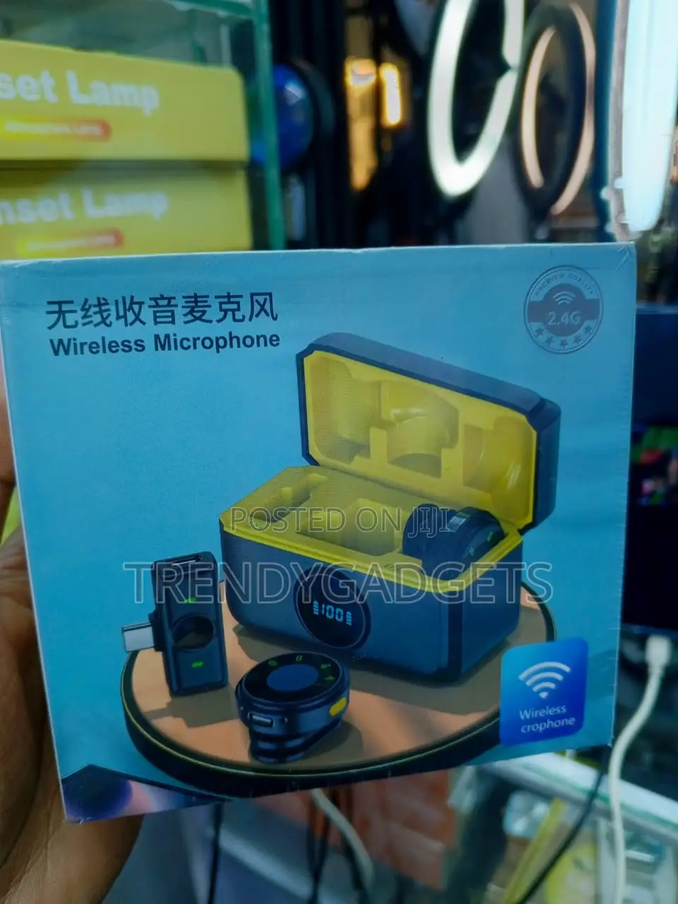 Q9 Wireless Lavalier Mic With Magnetic Clip & LED Charging Case
