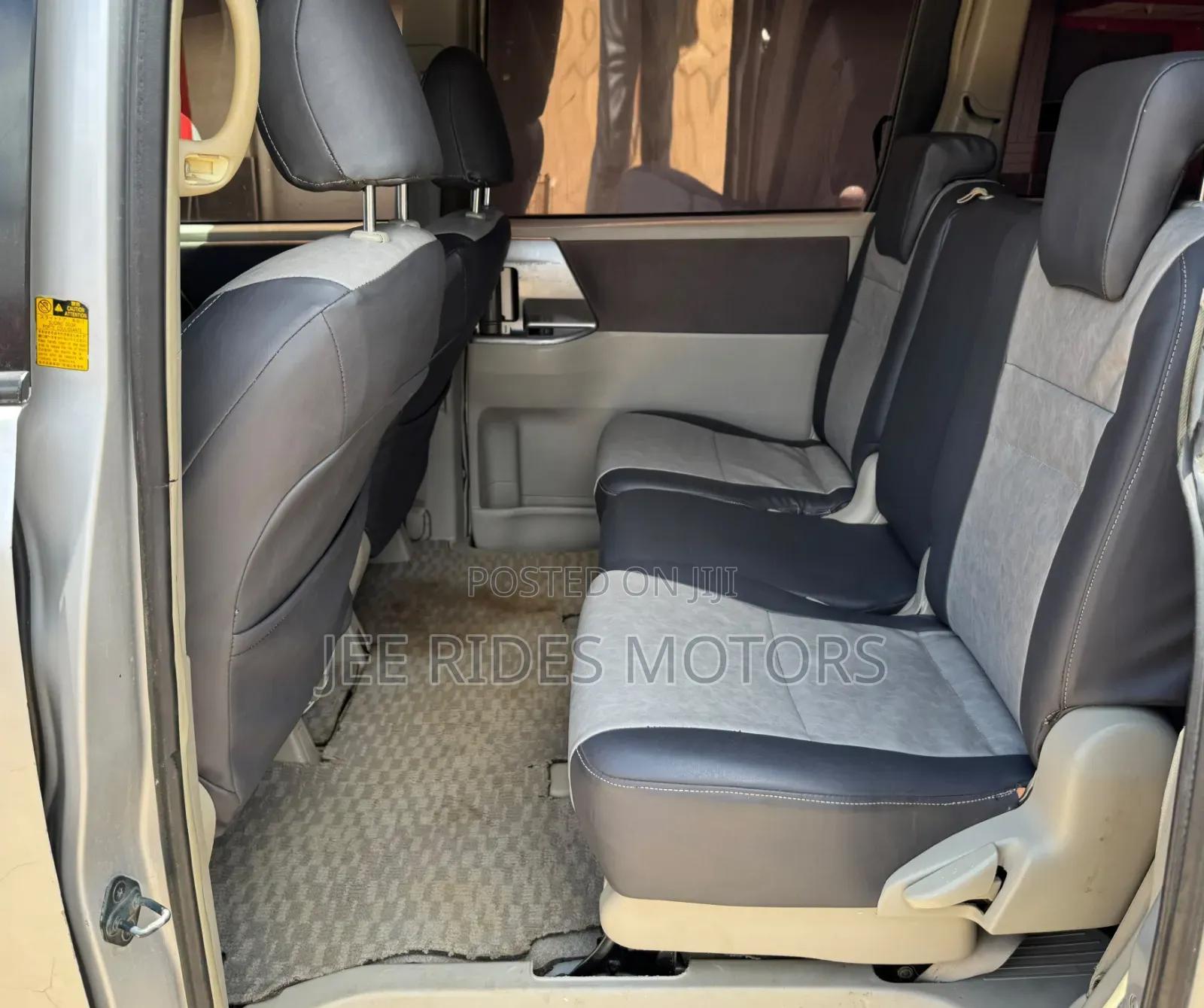 Toyota Noah 2008