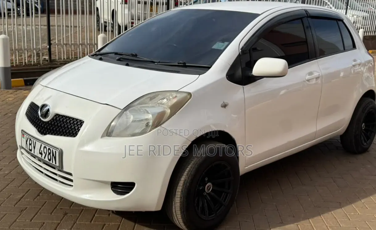 Toyota Vitz 2007 Pearl
