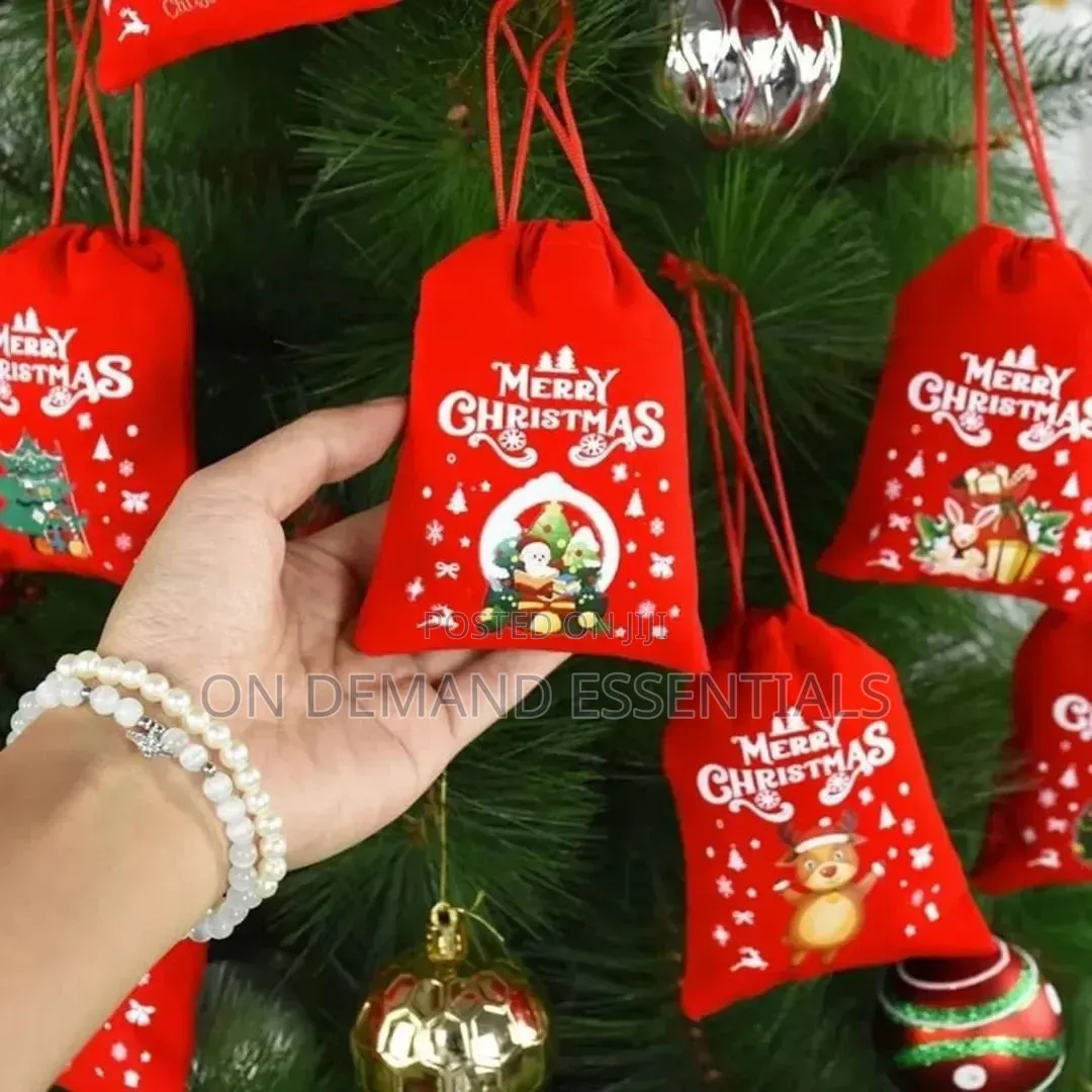 Christmas Velvet Candy / Gift Drawstring Bag Size : 12x9cm