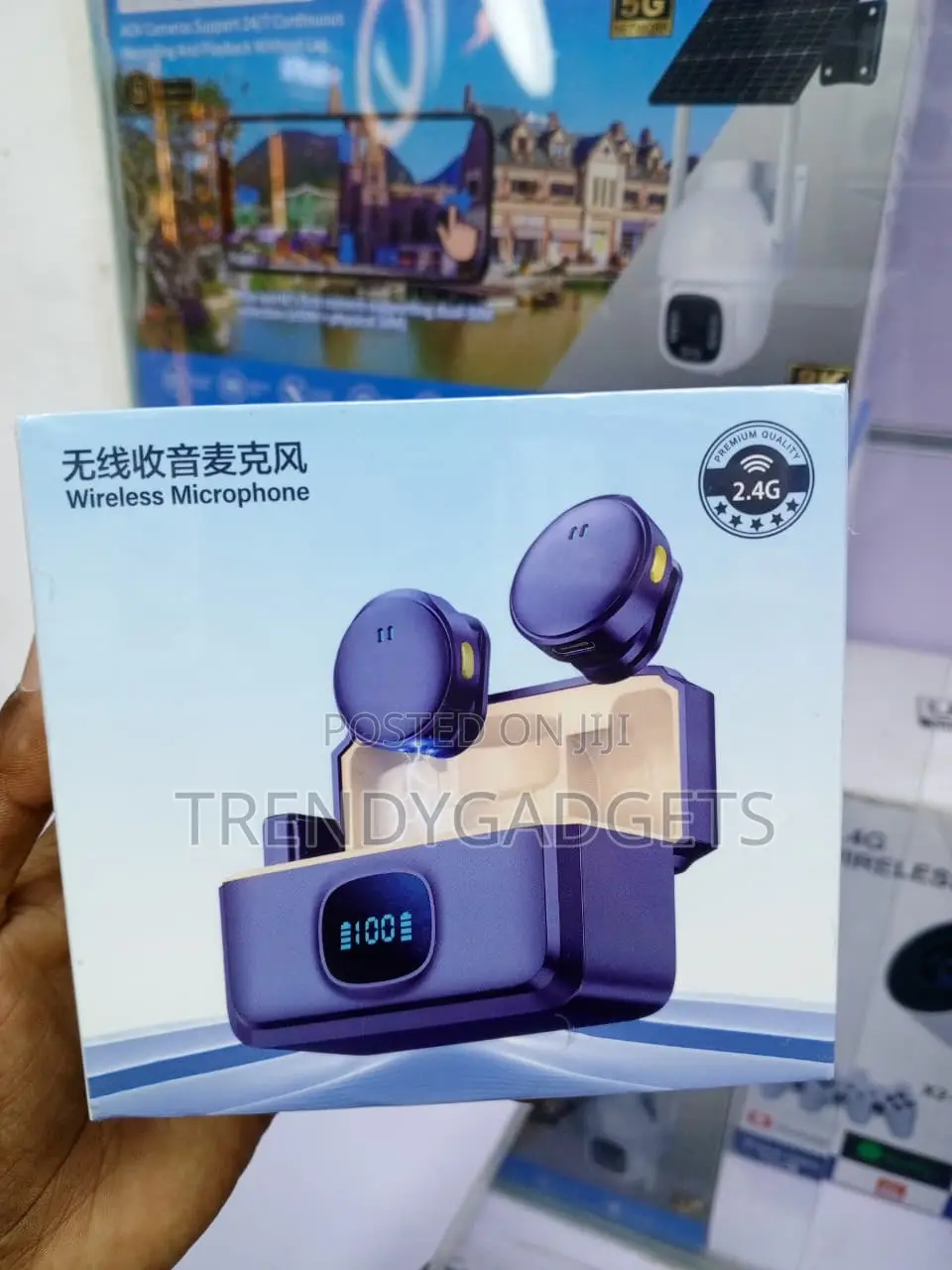 Q8 Dual Wireless Lavalier Microphone With Charging Case