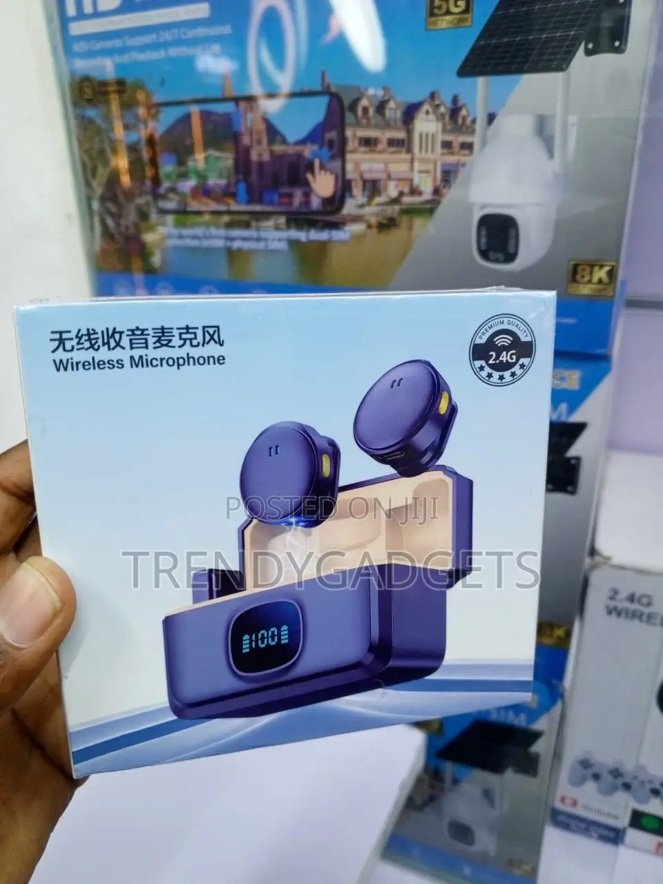 Q8 Wireless Dual Collar Mic With Digital Display Case