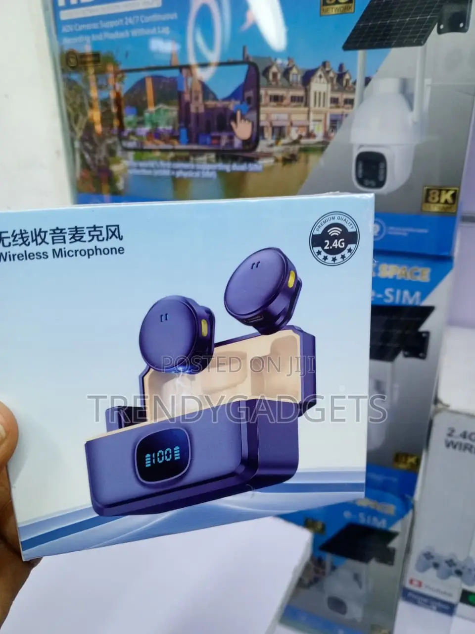 Q8 Dual Clip-on Wireless Microphone for Live Streaming