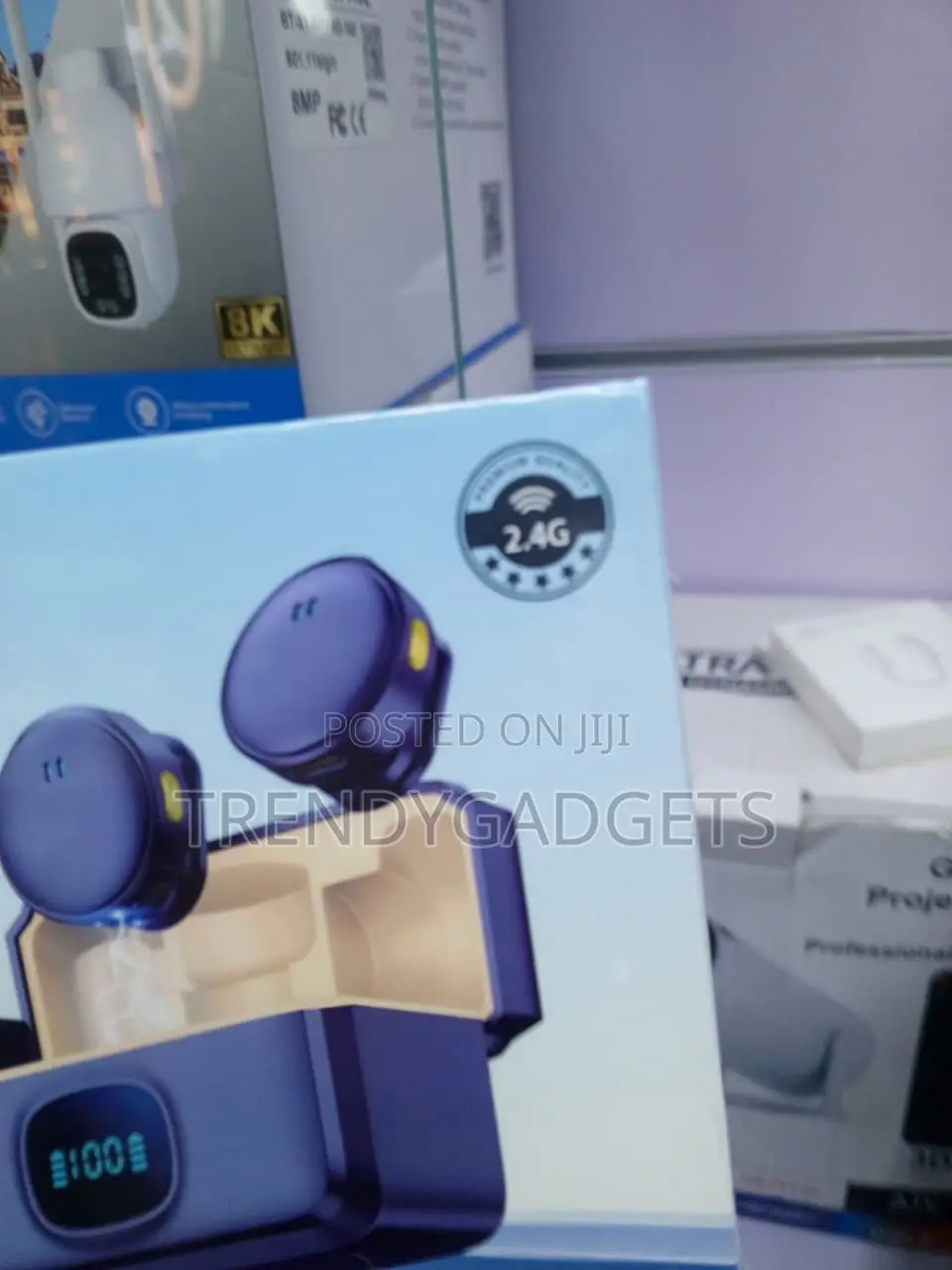 Q8 Dual Clip-on Wireless Microphone for Live Streaming