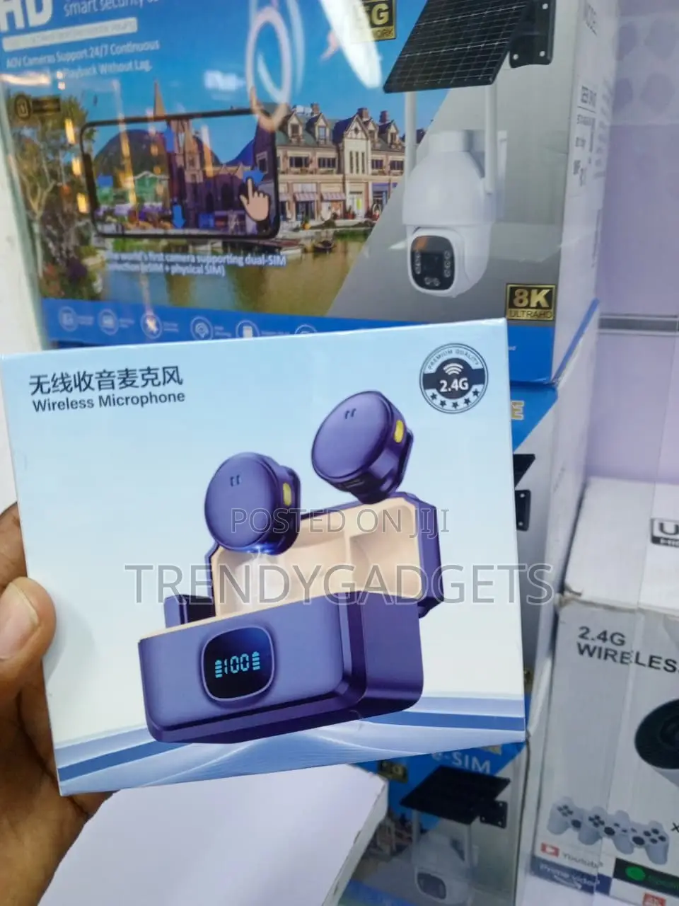 Q8 Dual Clip-on Wireless Microphone for Live Streaming