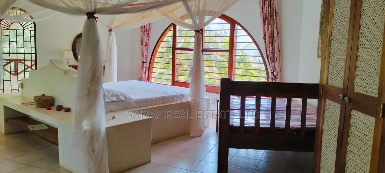Furnished 4bdrm Villa in Atamu Lono Hotel, Town Centre for sale