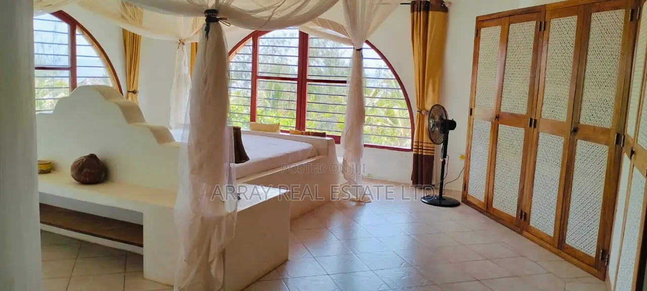 Furnished 4bdrm Villa in Atamu Lono Hotel, Town Centre for sale