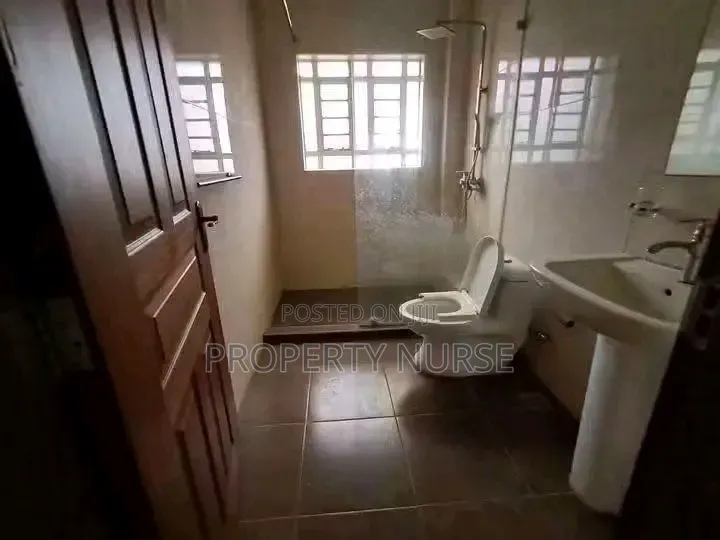 3bdrm Duplex in Gateway Mall Area for rent