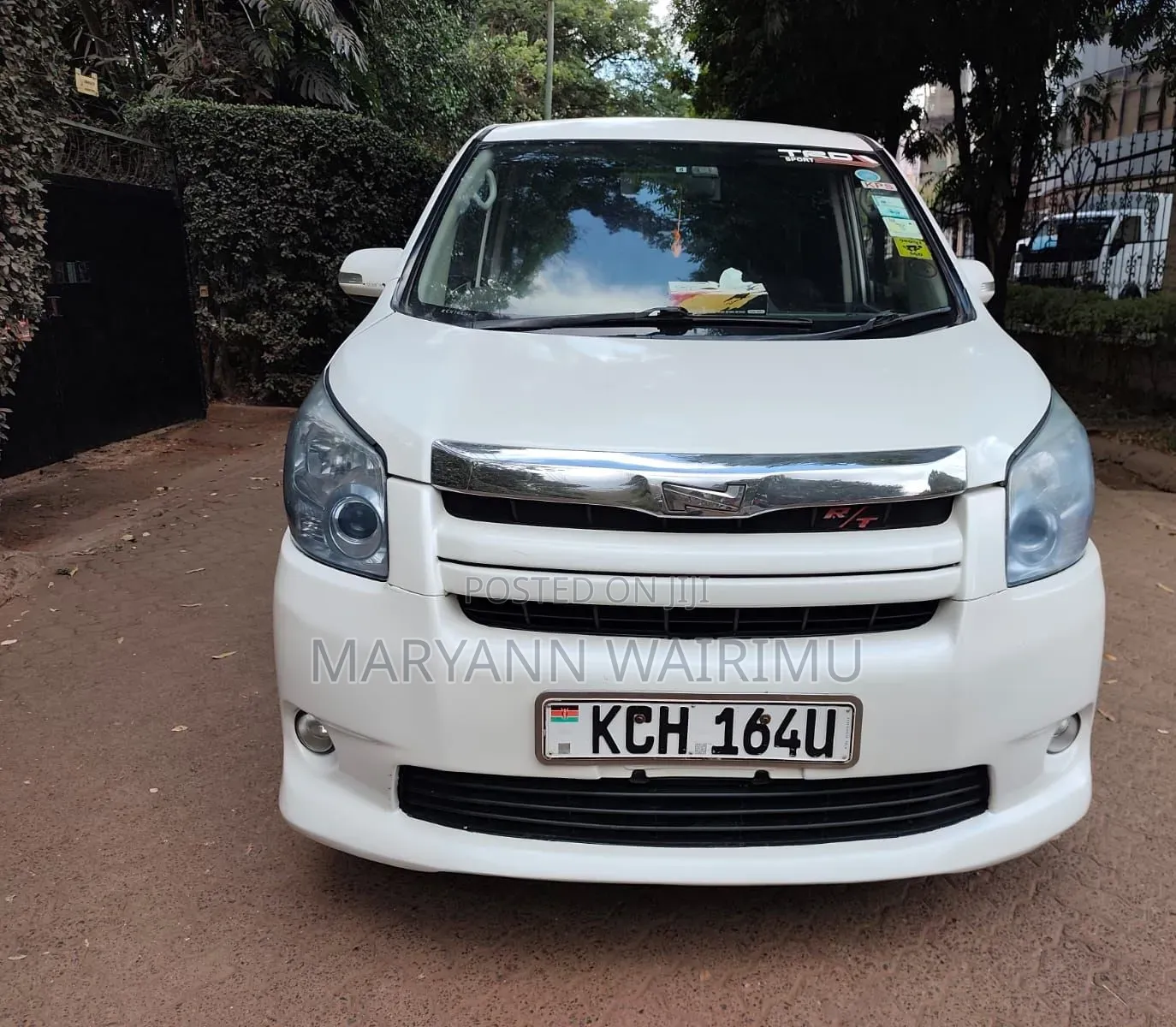 Toyota Noah 2009 White