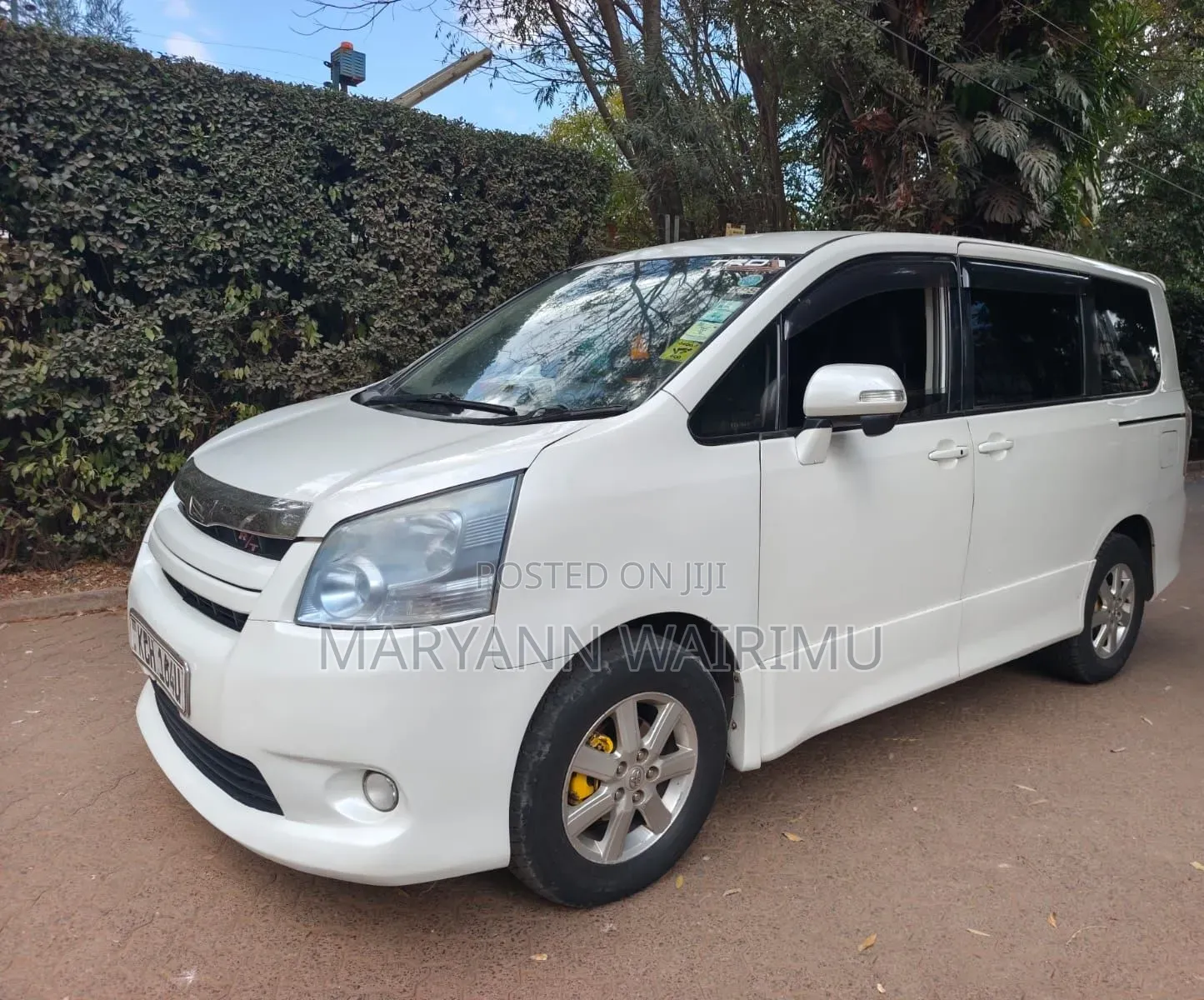 Toyota Noah 2009 White