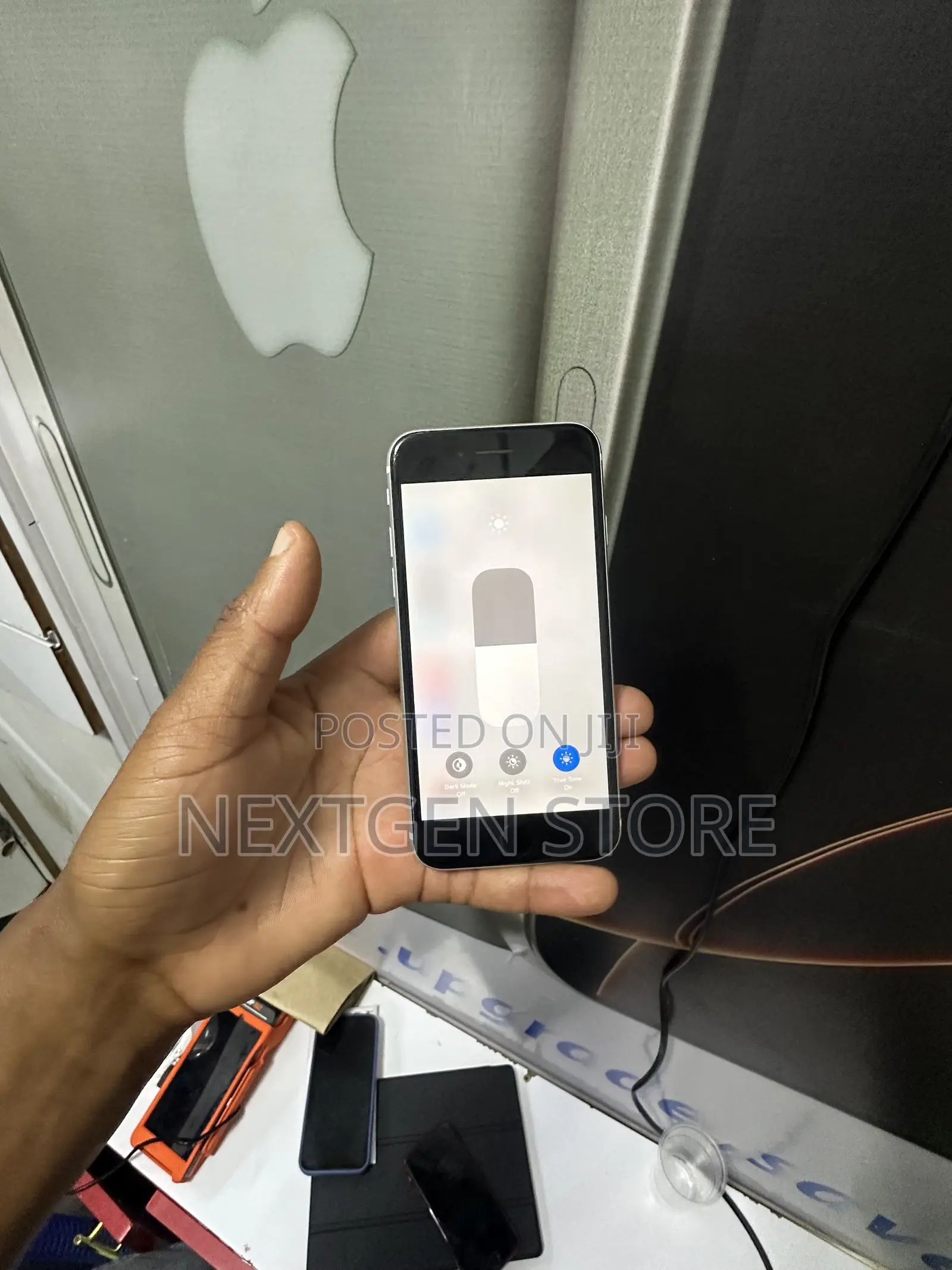 Apple iPhone SE (2020) 64 GB White