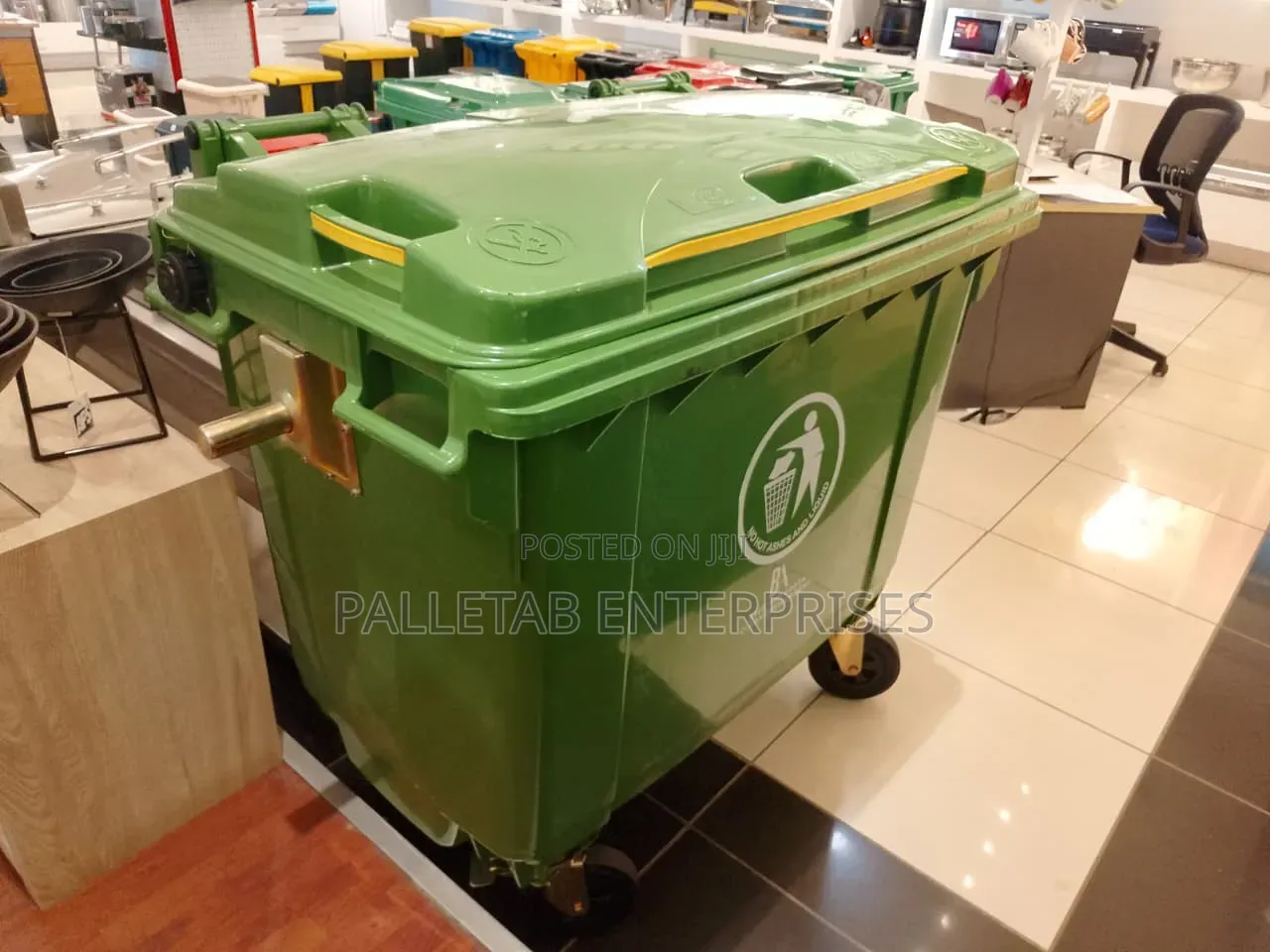 660L Heavy Duty Waste Bin With Wheels