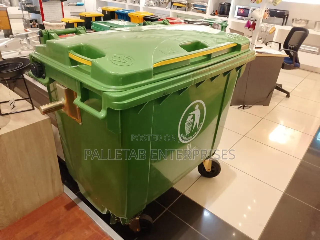 660L Heavy Duty Waste Bin With Wheels
