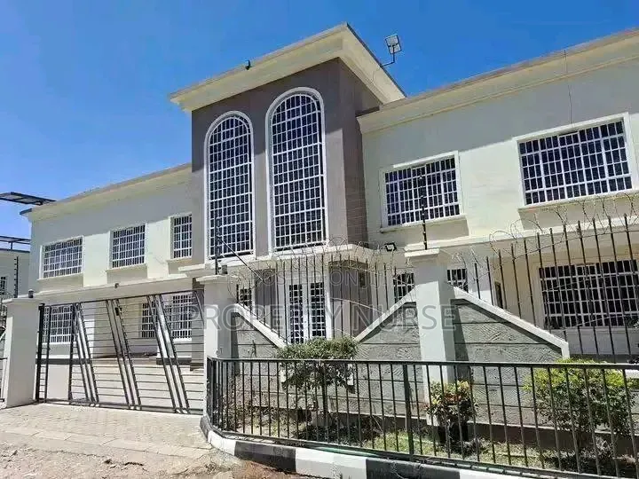 3bdrm Duplex in Gateway Mall Area for rent