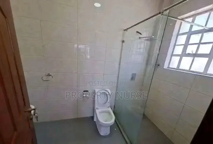 3bdrm Duplex in Gateway Mall Area for rent
