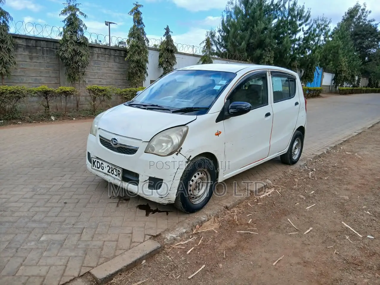 Daihatsu Mira 2013 White