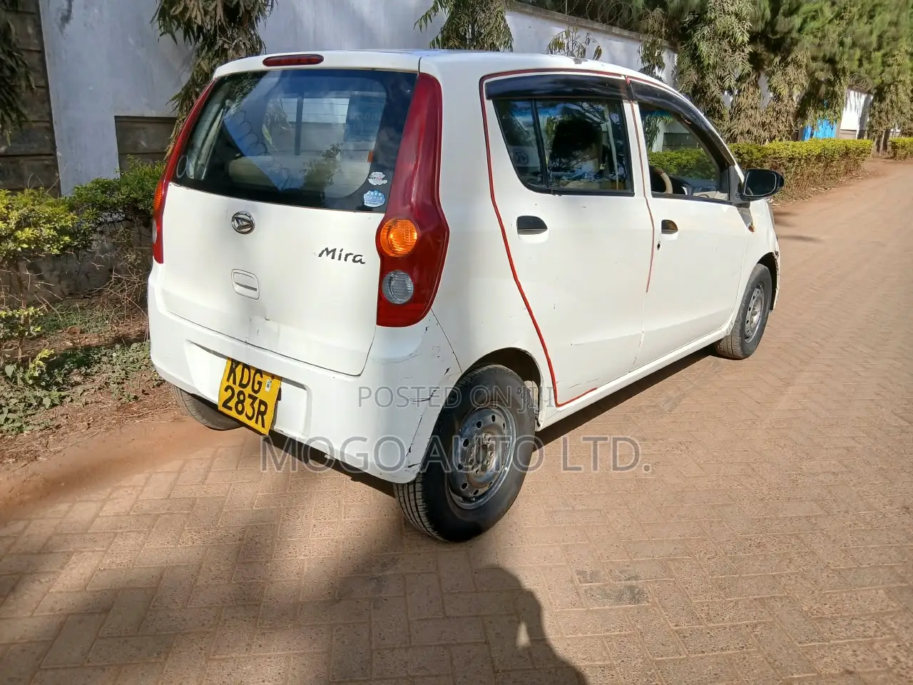 Daihatsu Mira 2013 White