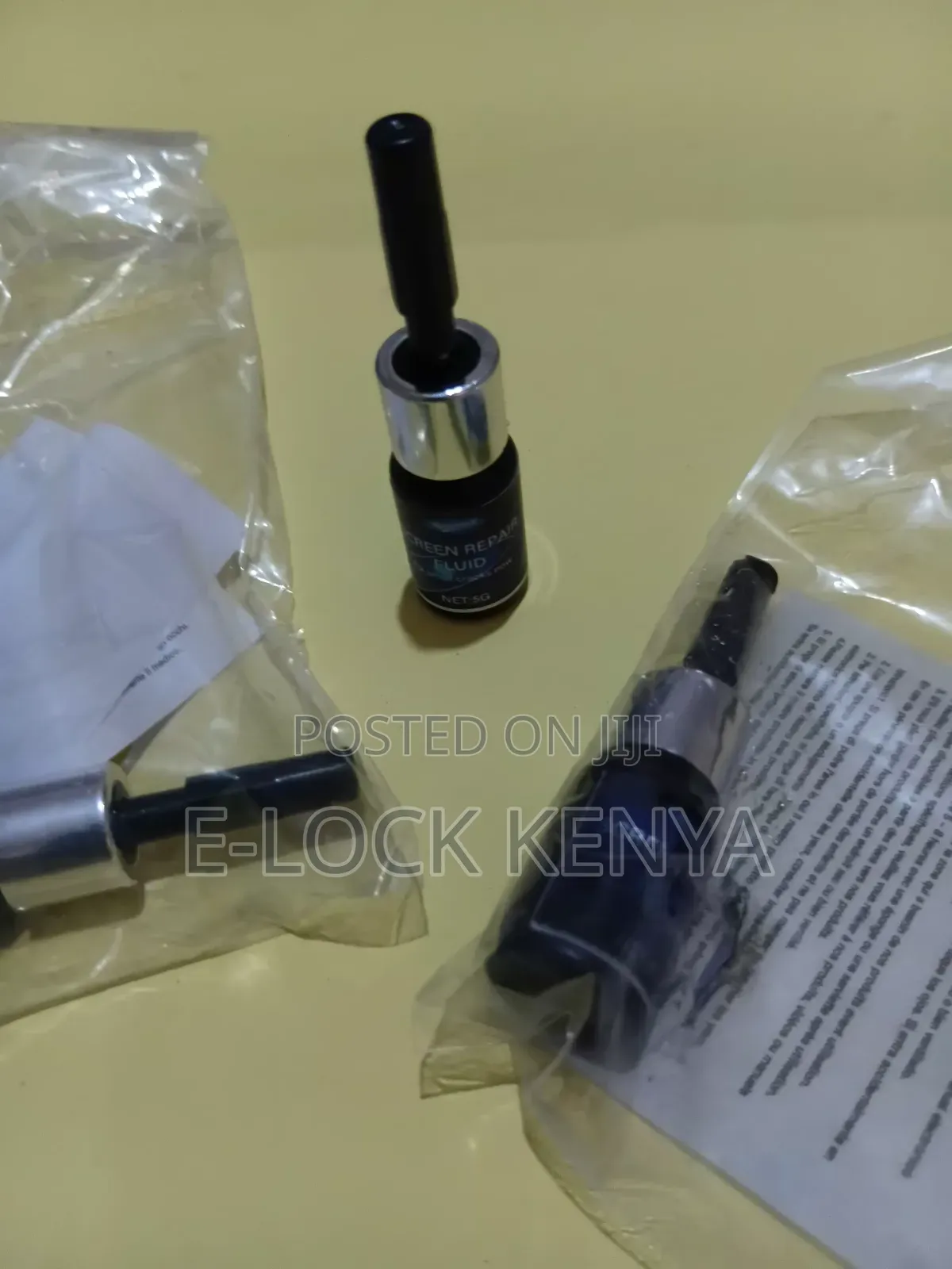 Waterproof Glue for Cracked Phone Screen