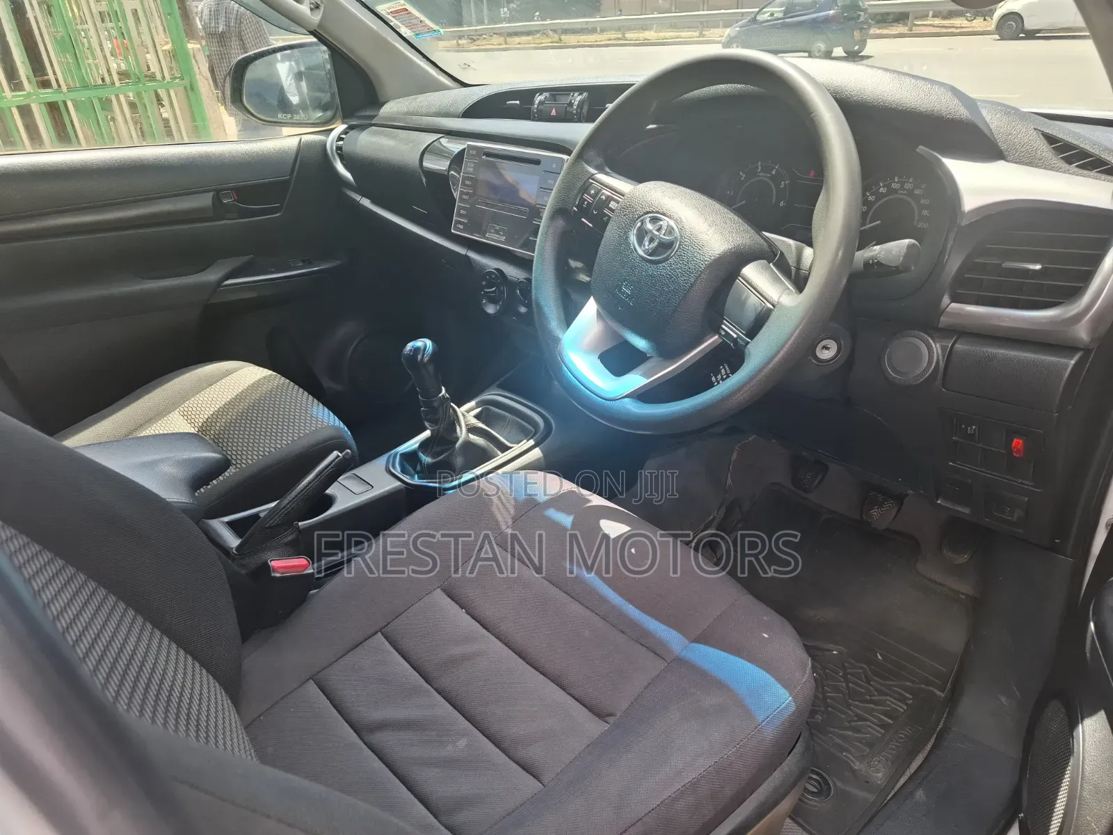 Toyota Hilux 2017 White
