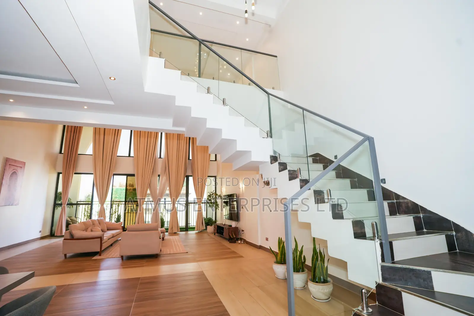 6bdrm Penthouse in Parklands/Highridge for sale