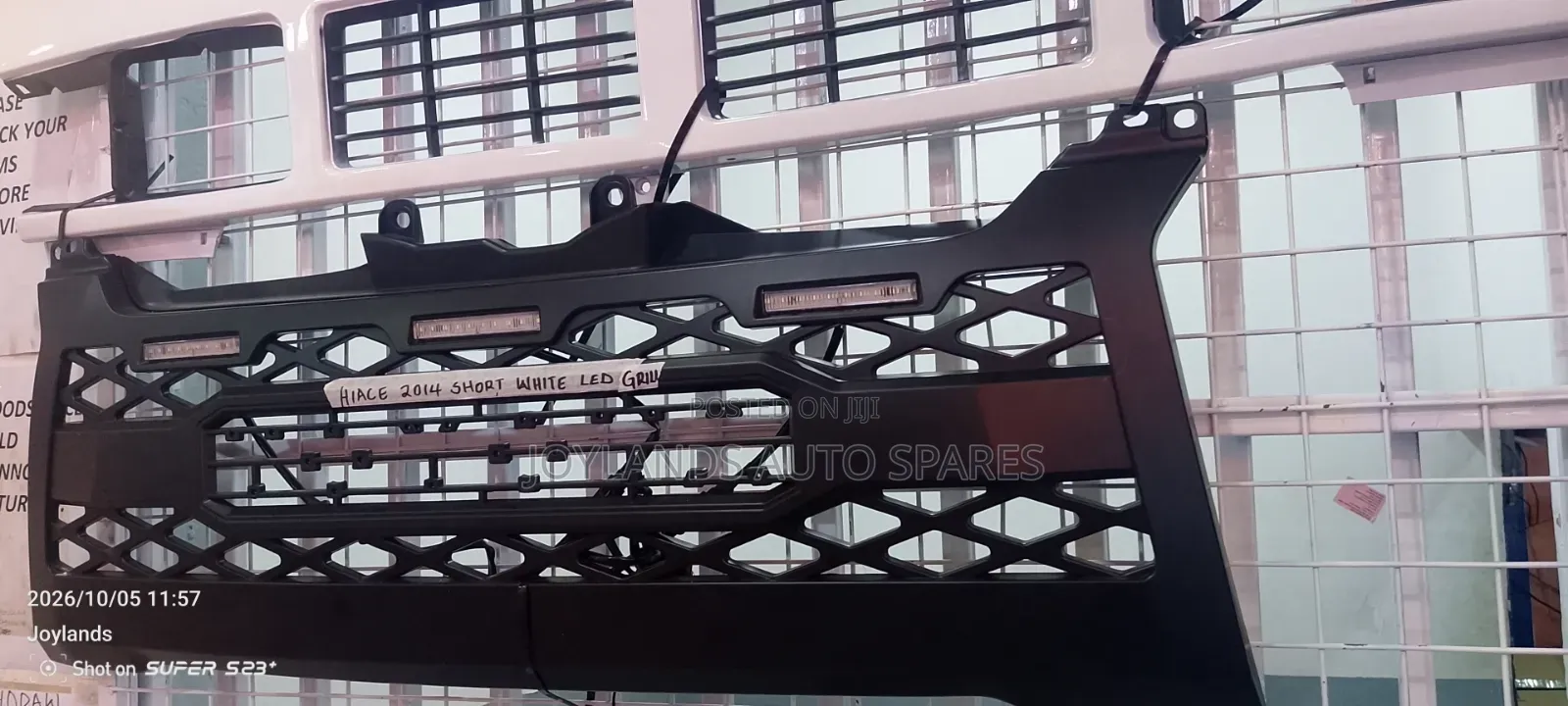Hiace 7l 2014 Low Roof Aftermarket Grille With Led Lights