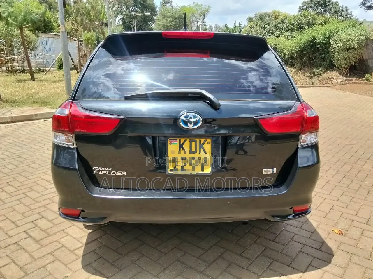 Toyota Corolla Fielder 1.5 Hybrid FWD 2015 Black