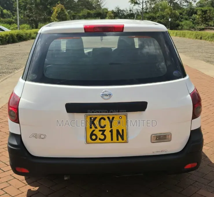Nissan Advan 2013 White