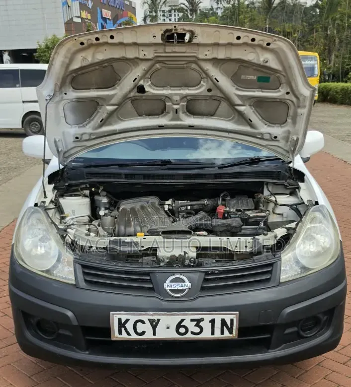 Nissan Advan 2013 White
