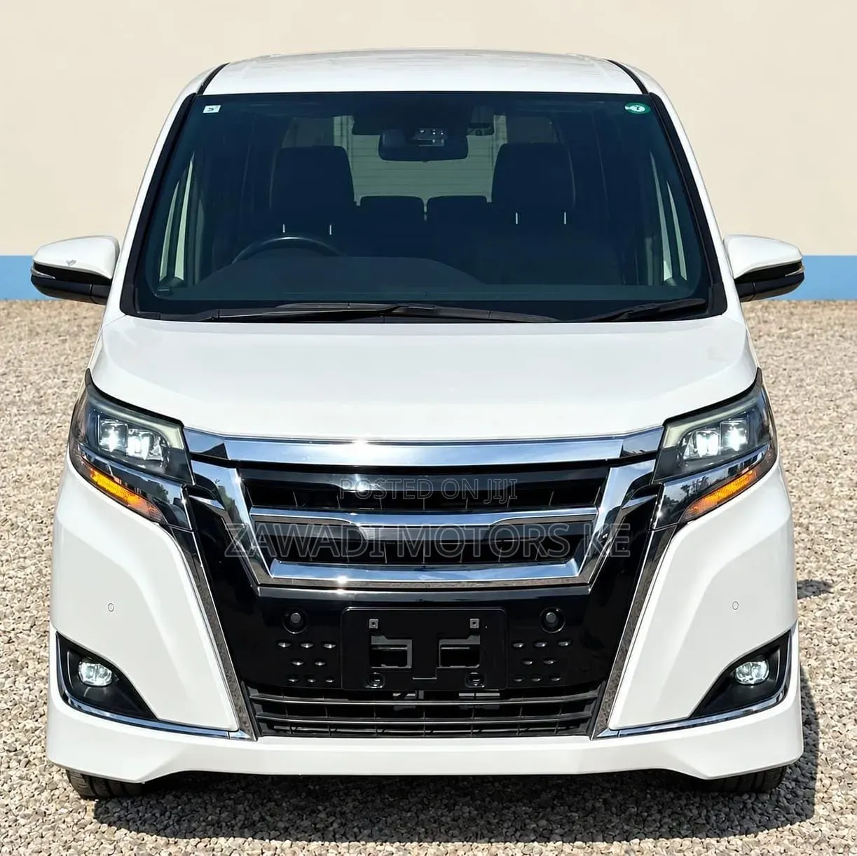Toyota Esquire 2.0 FWD (8 seater) 2019 White