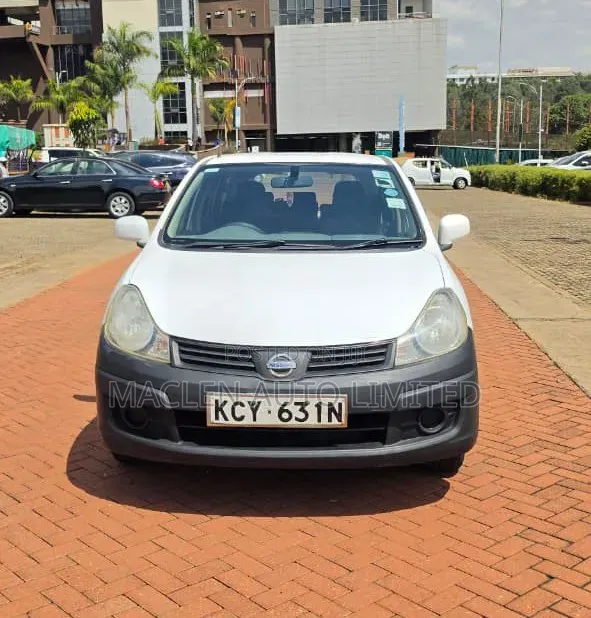 Nissan Advan 2013 White
