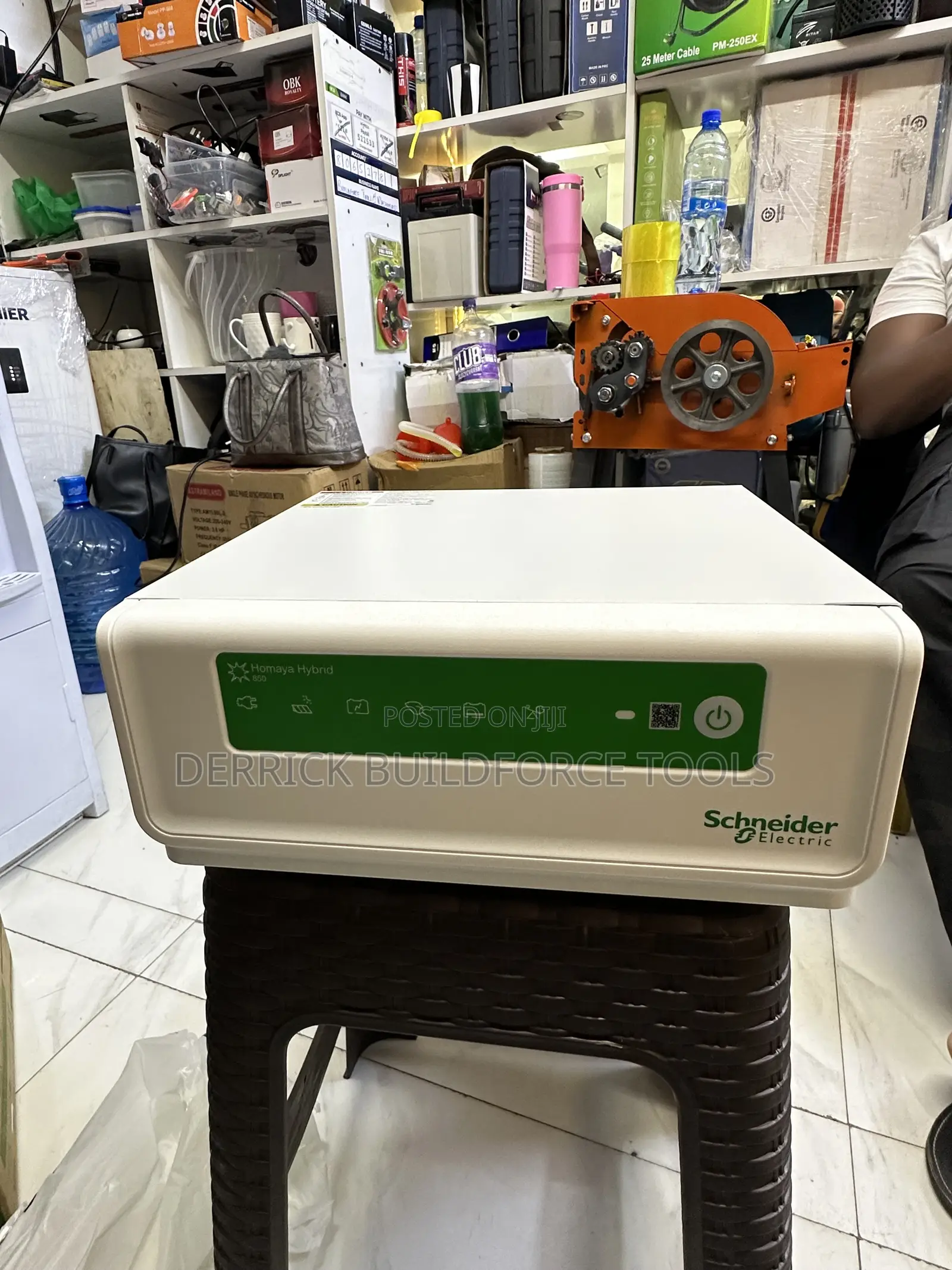 Schneider Electric Homaya 12v 850w Solar Hybrid Inverter