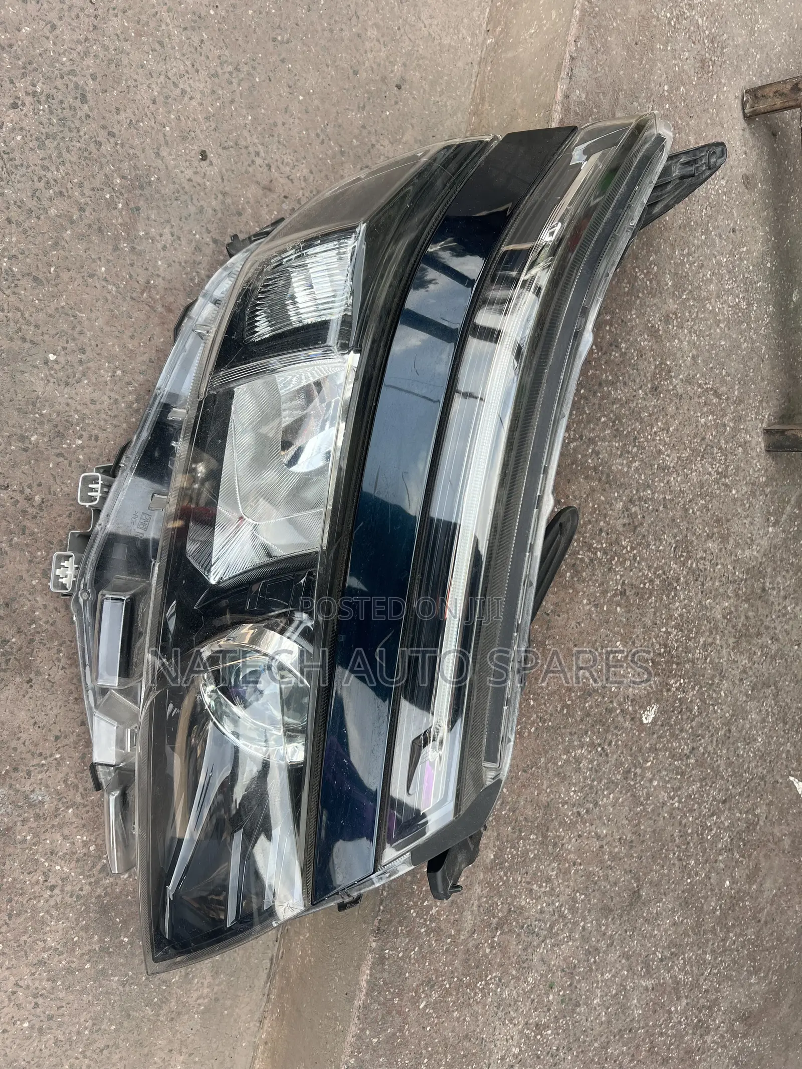 Toyota Voxy Headlight 2015