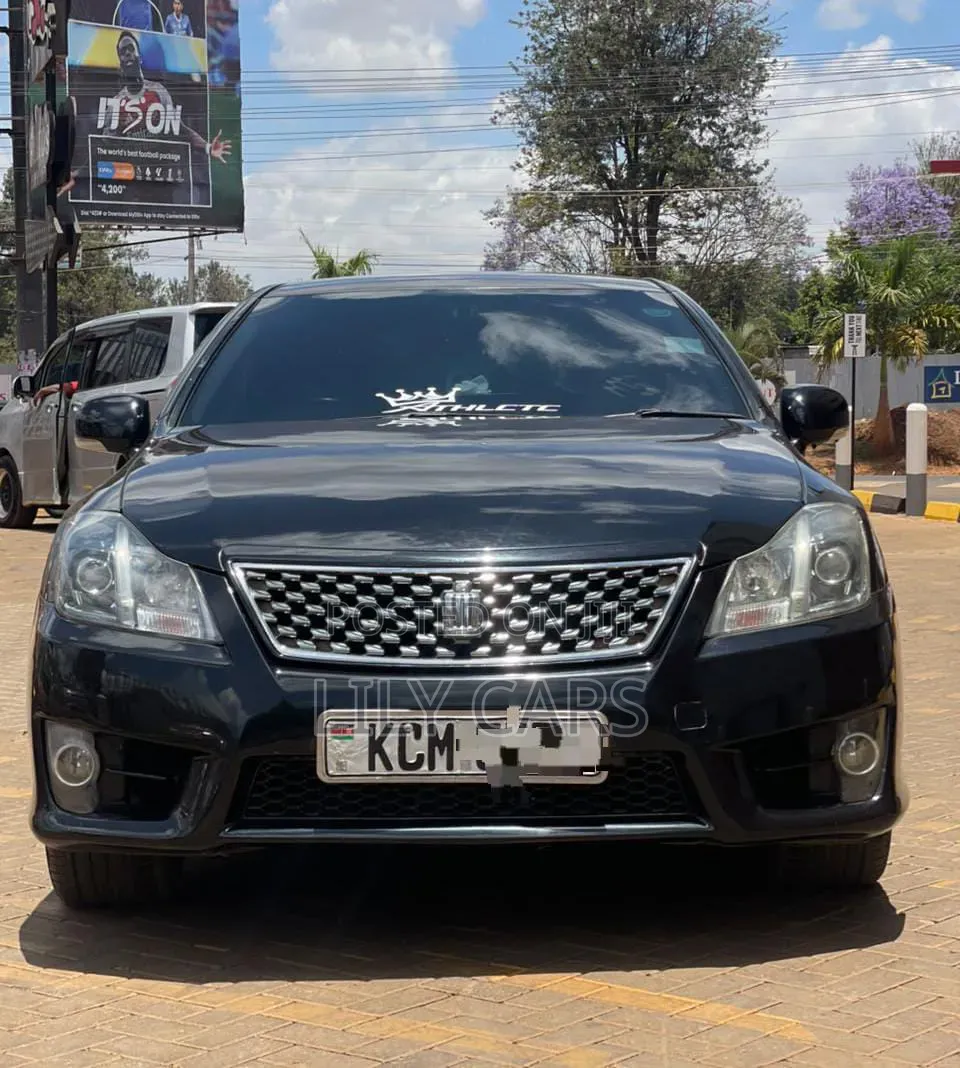 Toyota Crown 2013 Black