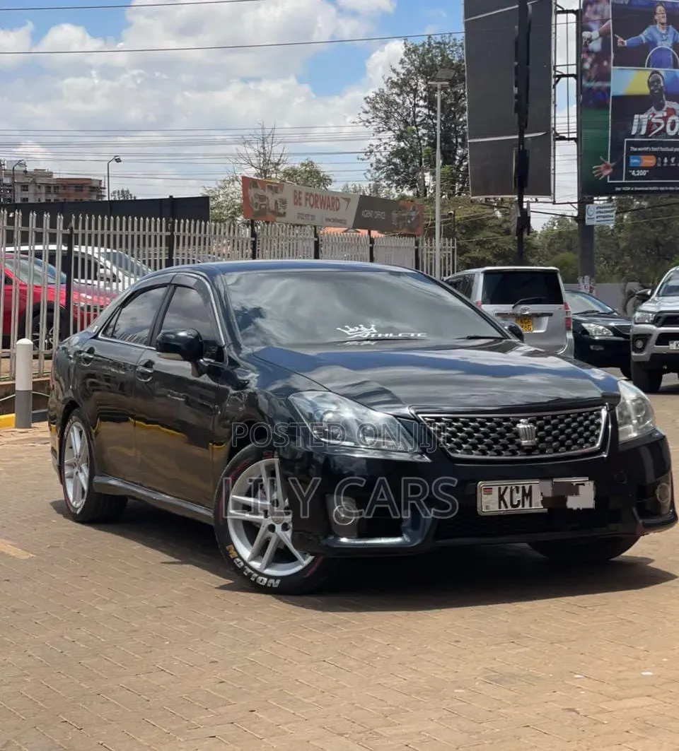 Toyota Crown 2013 Black