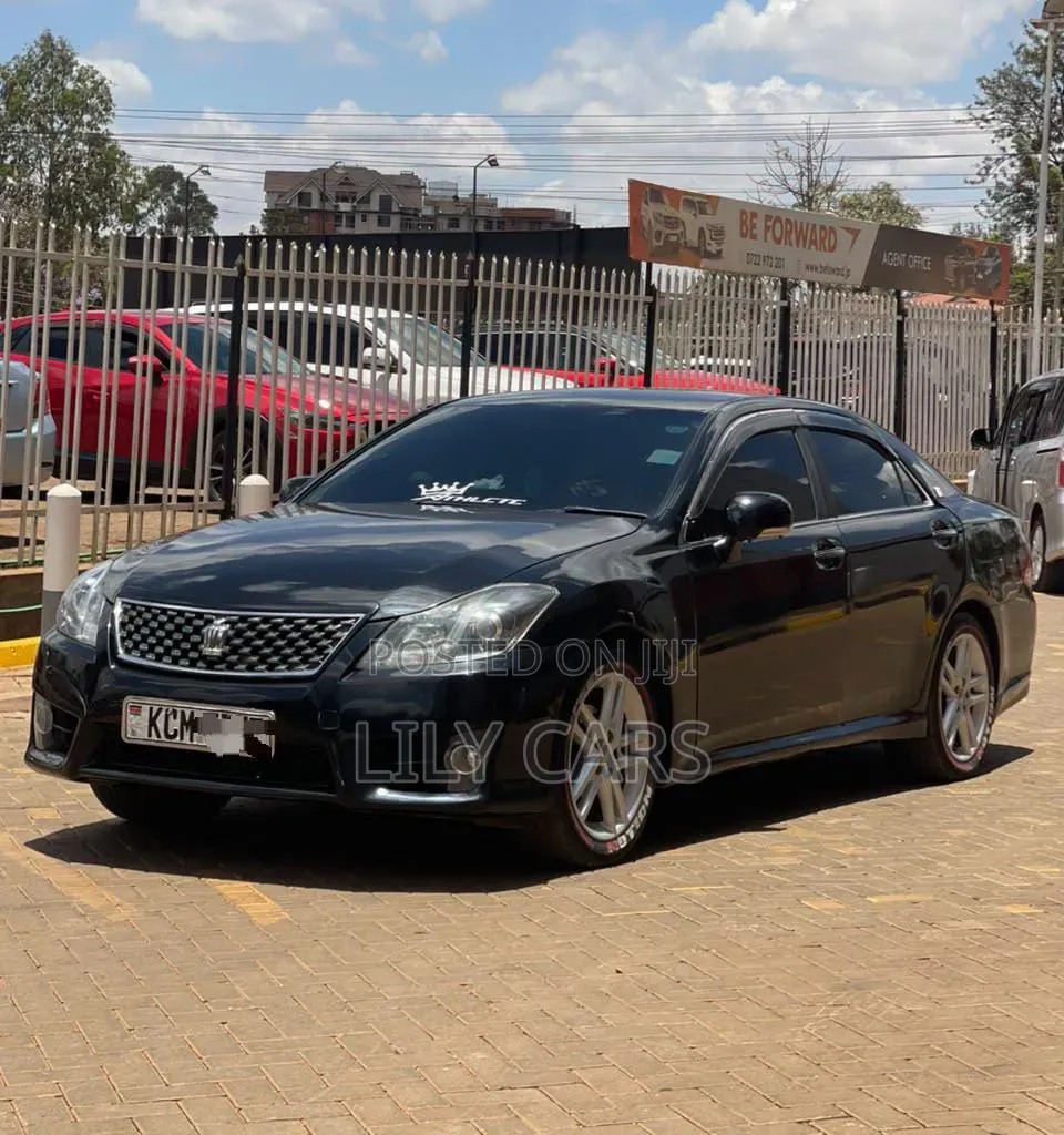Toyota Crown 2013 Black