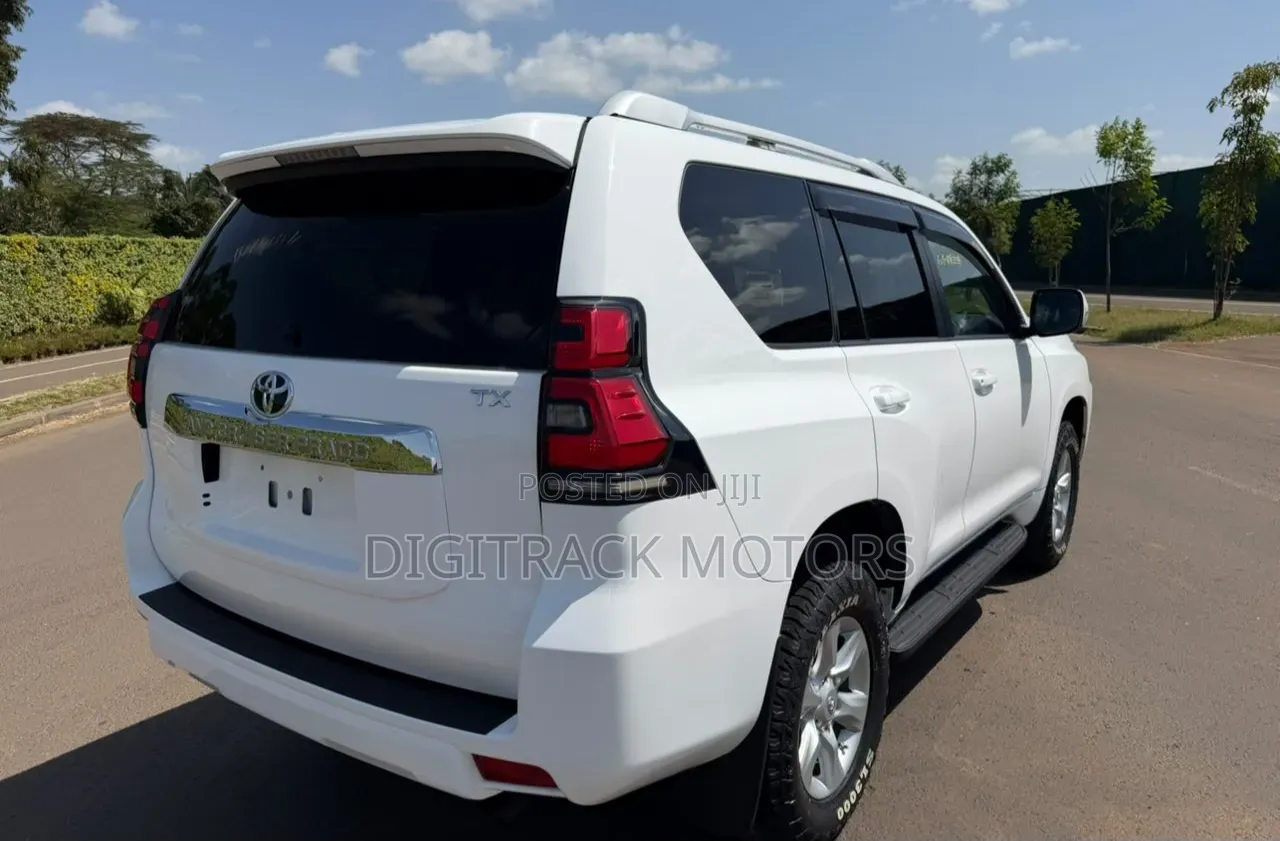 Toyota Land Cruiser Prado 2021 White